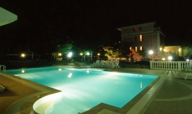 Swimming pool in Hotel Gioia Garden