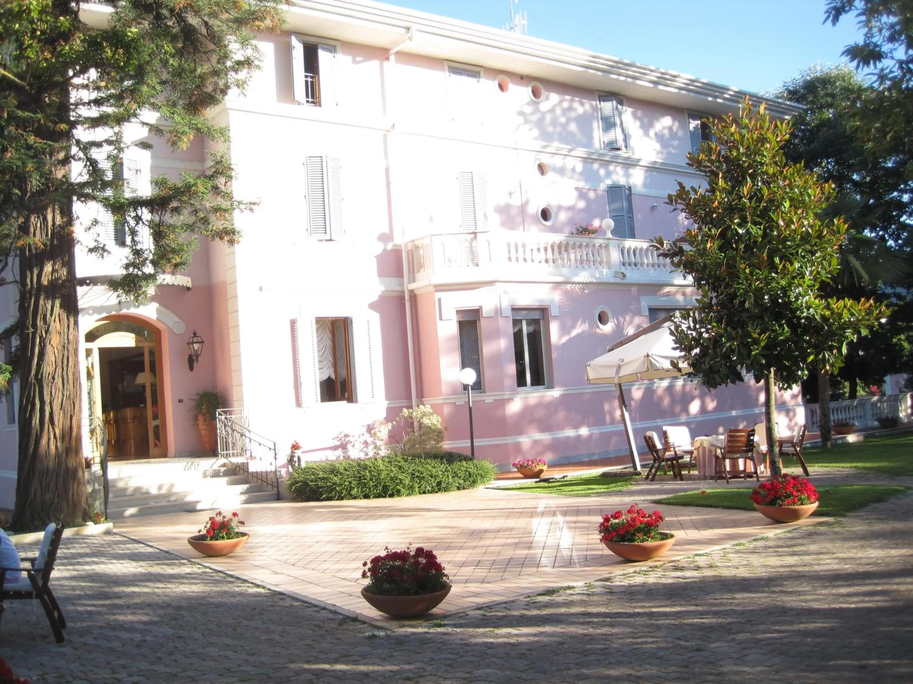 Facade/entrance in Hotel Gioia Garden