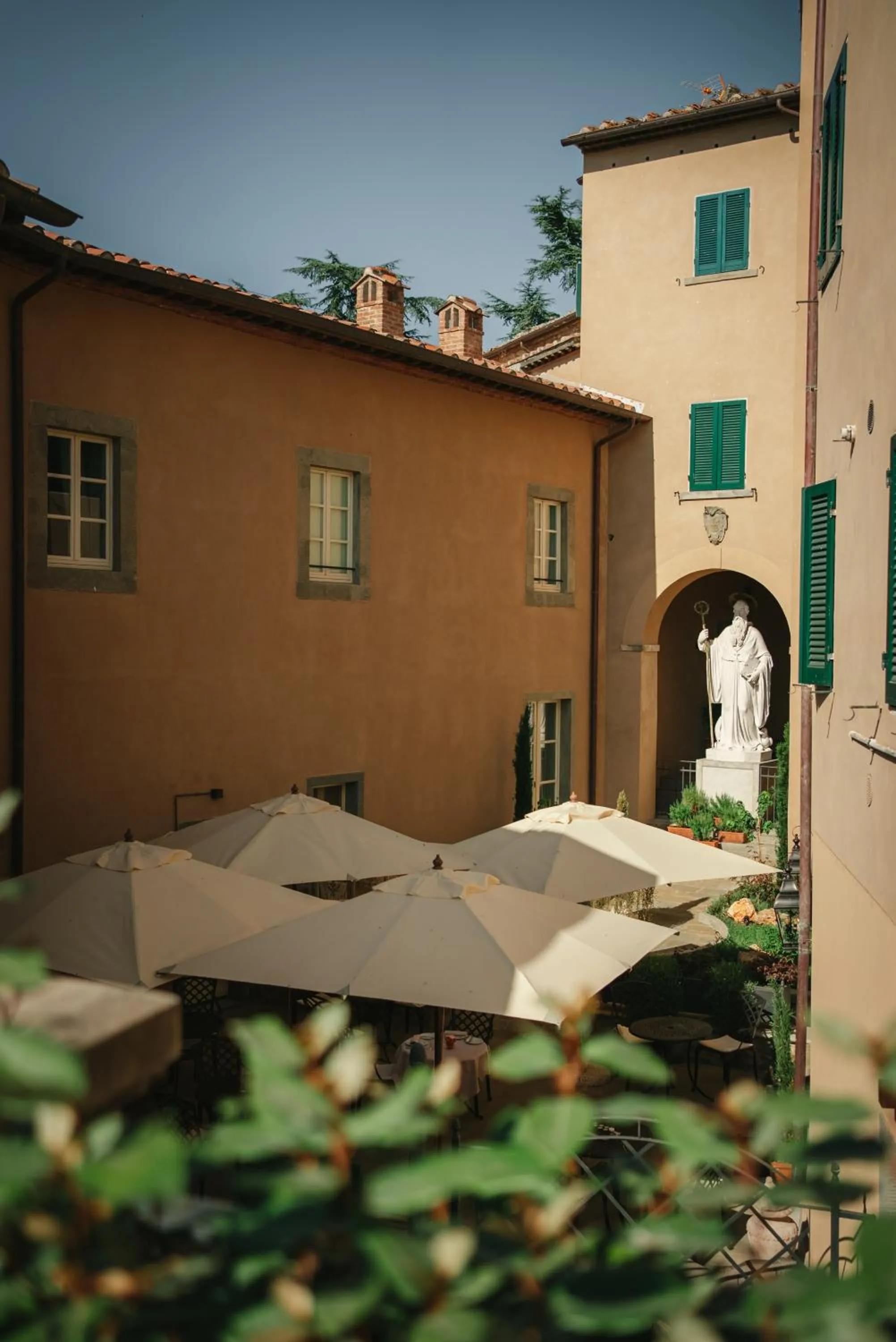 Inner courtyard view in Monastero di Cortona Hotel & Spa