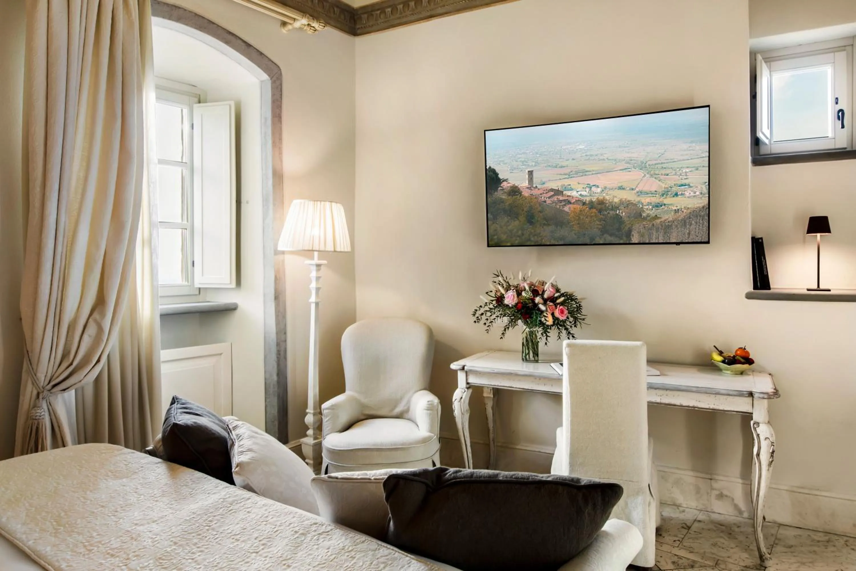 Bedroom in Monastero di Cortona Hotel & Spa