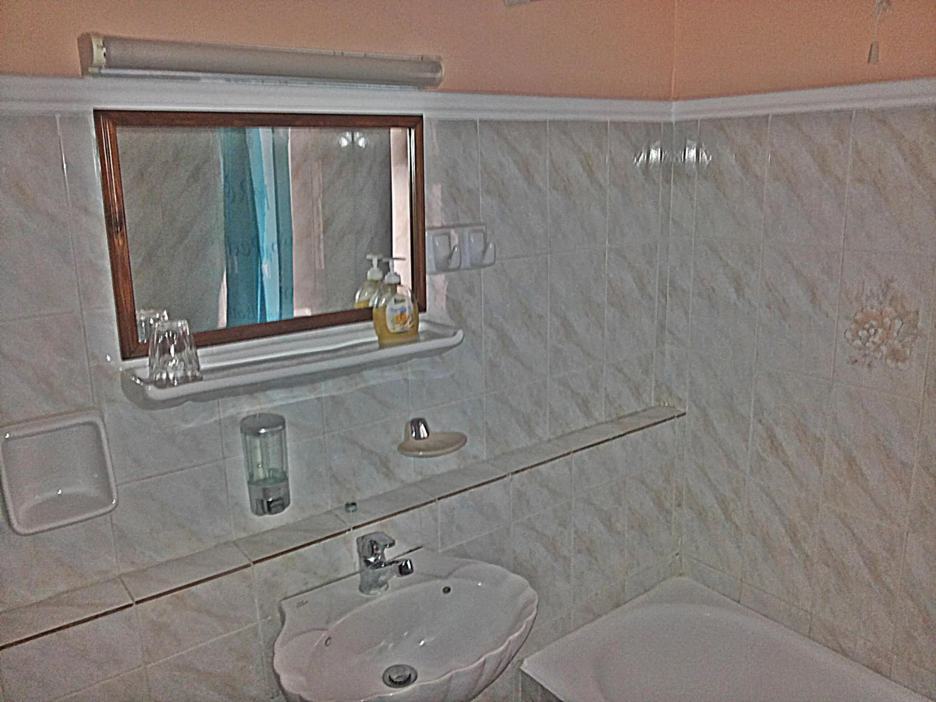 Bathroom in Hotel Romantica