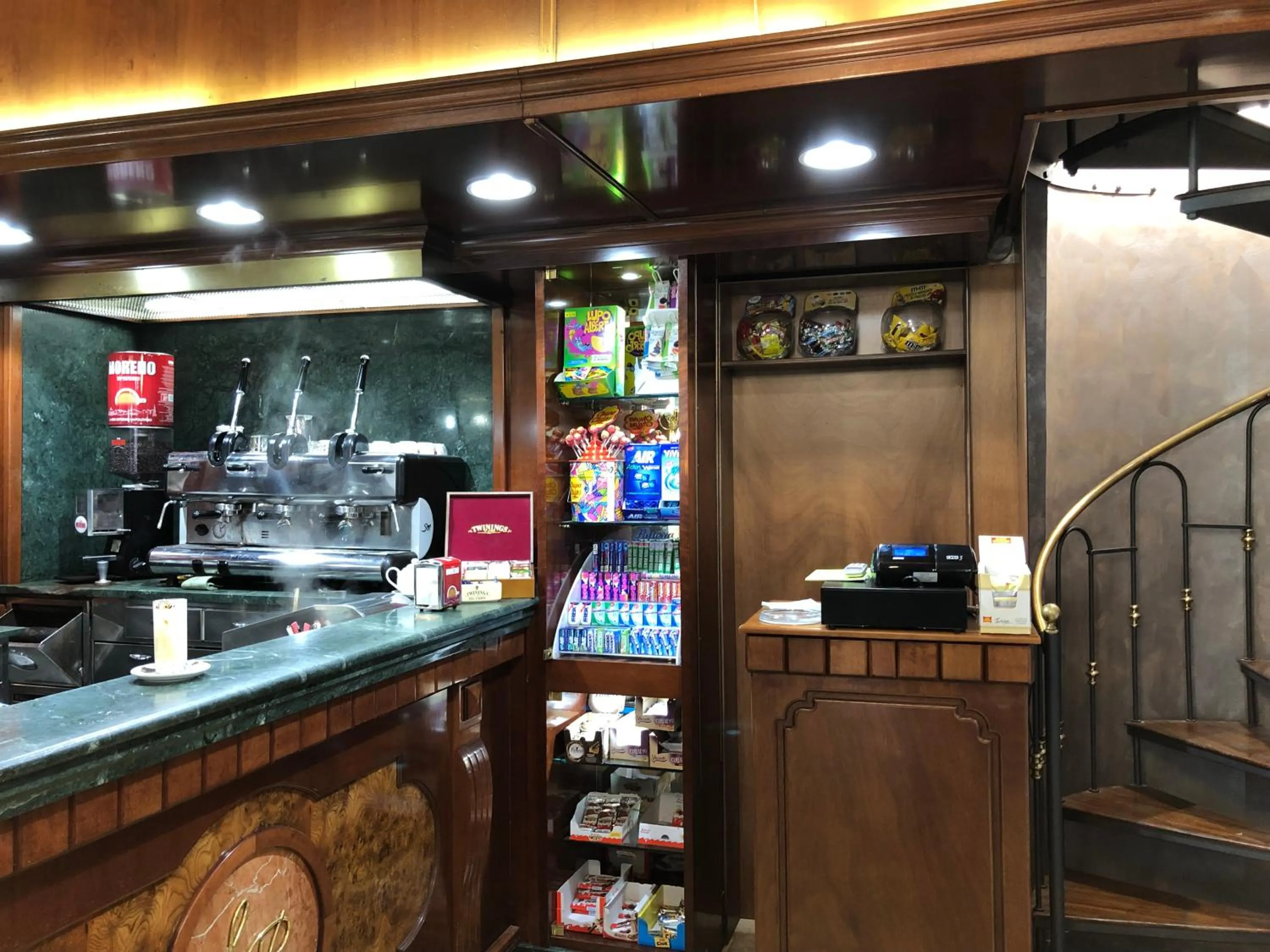 Restaurant/places to eat in Amare Napoli