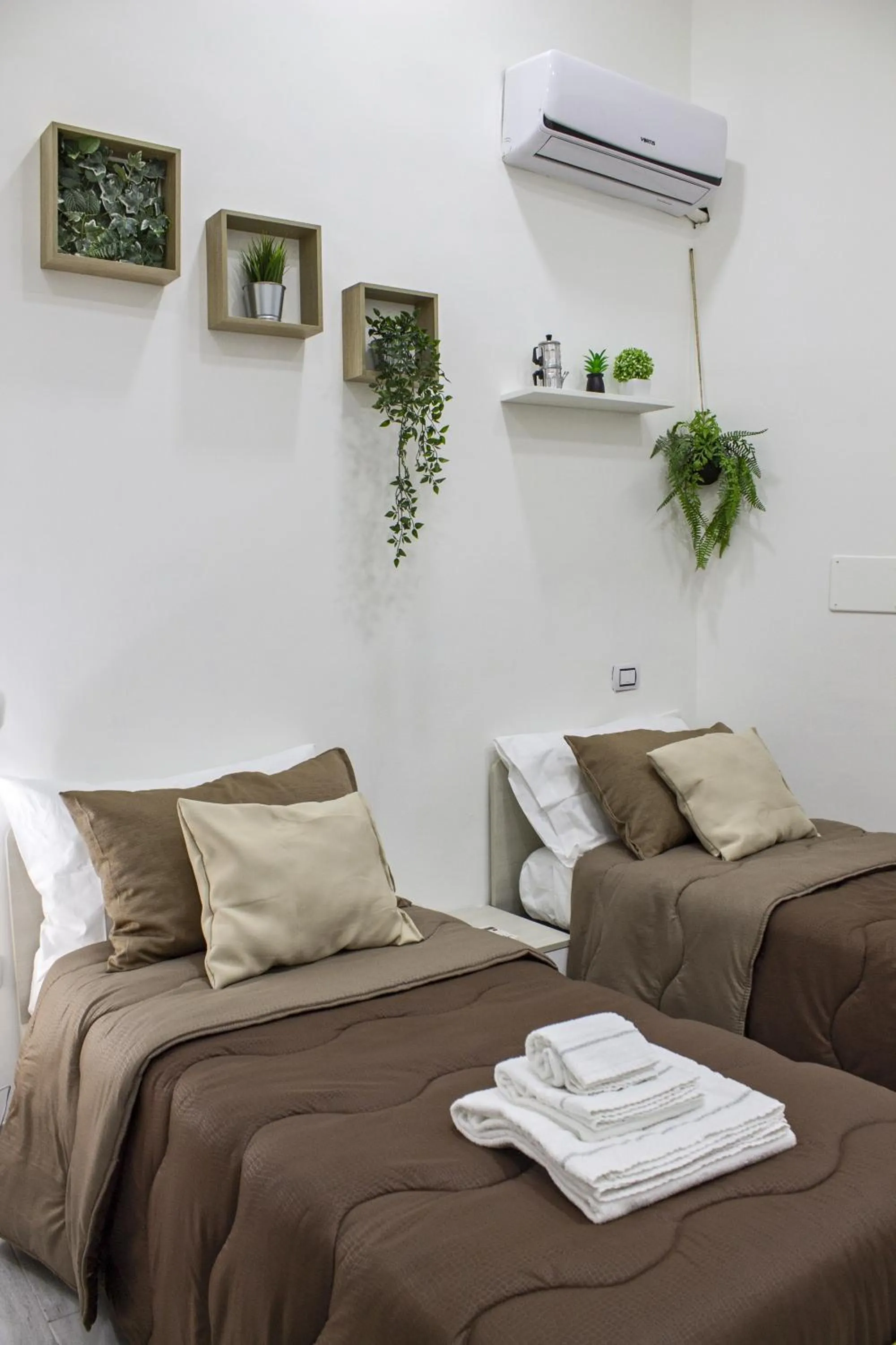 Photo of the whole room, Bed in Amare Napoli