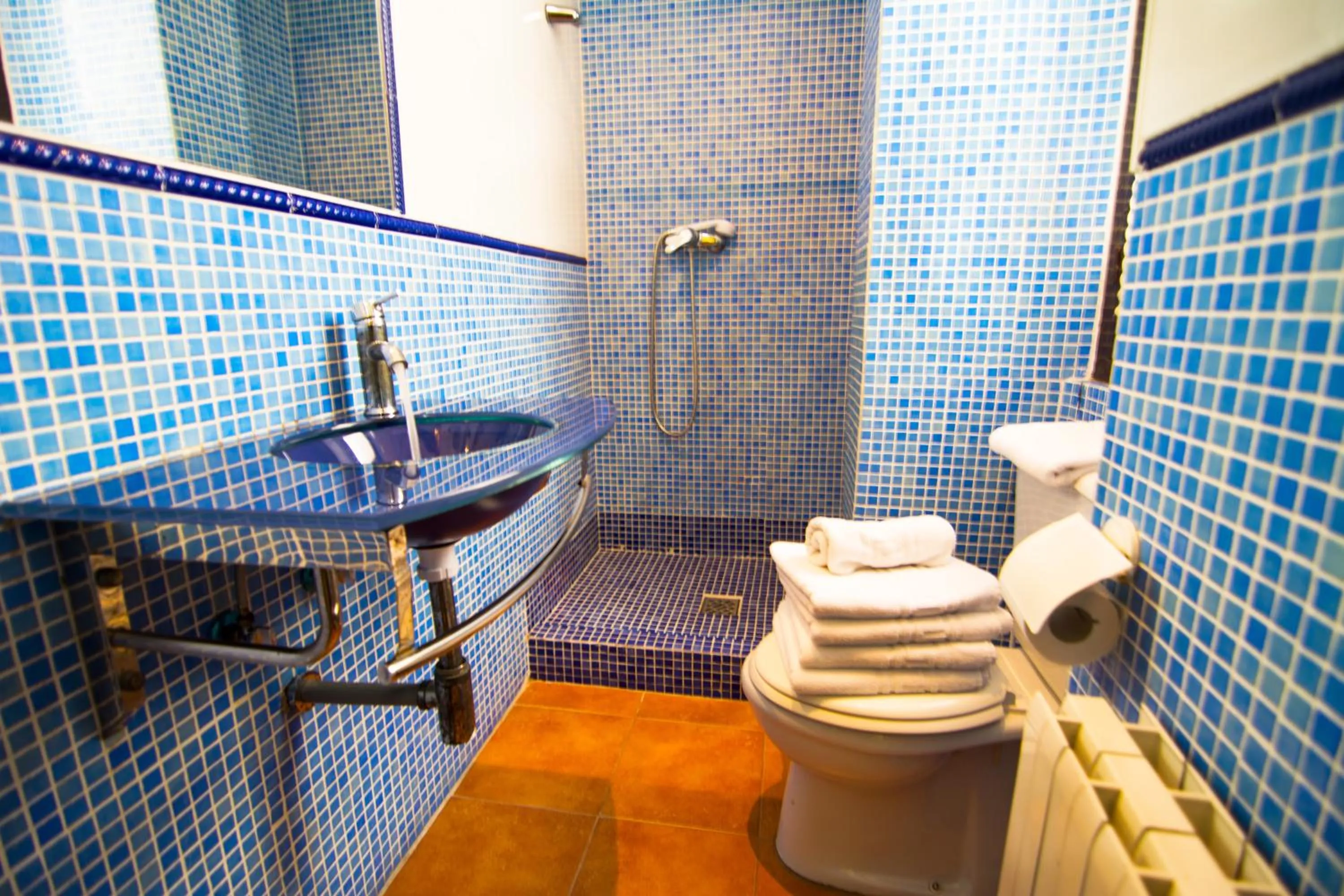 Bathroom in Arteaga Hostal & Baños Arabes Elvira