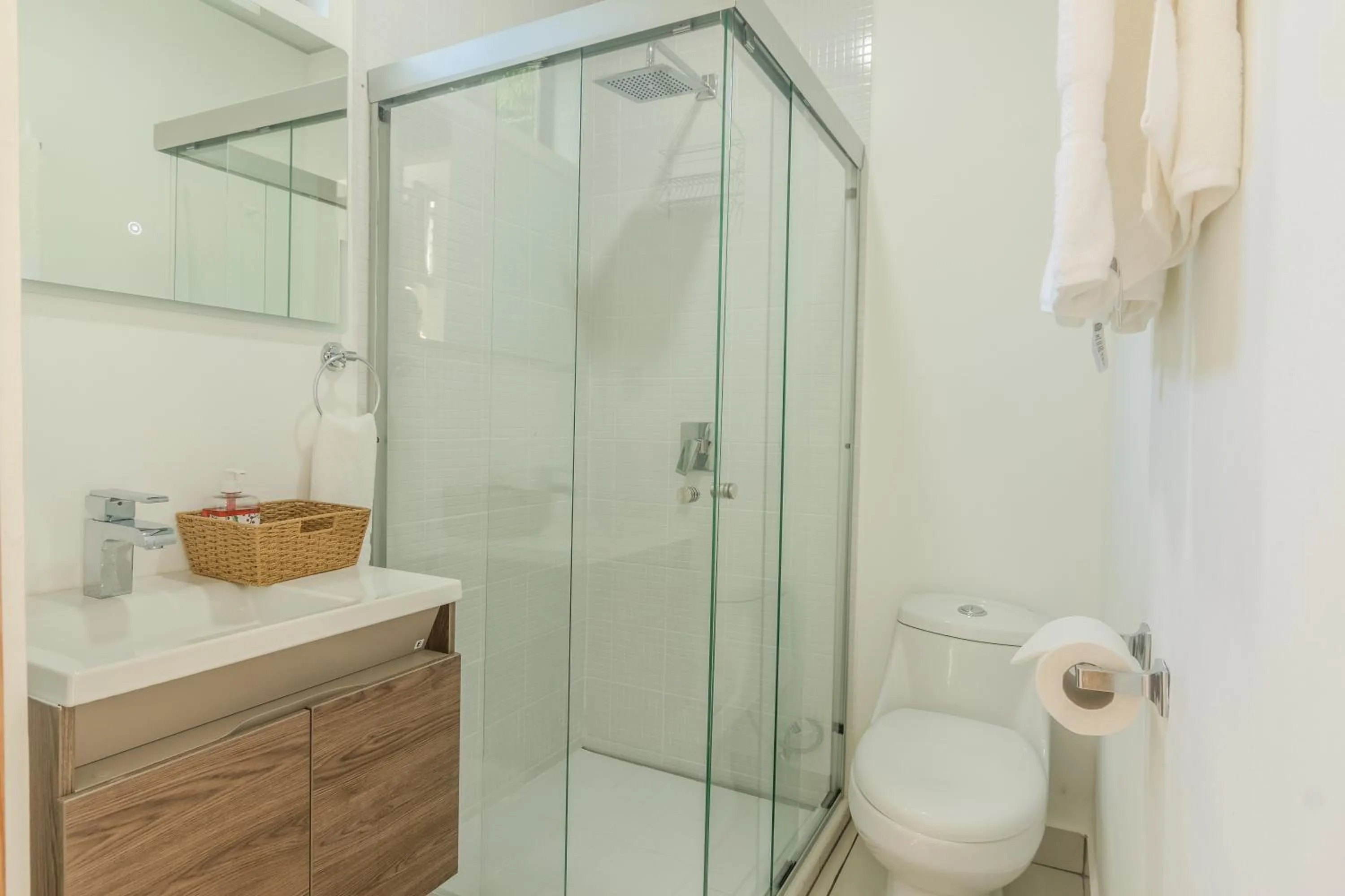 Shower in Hotel Michanti