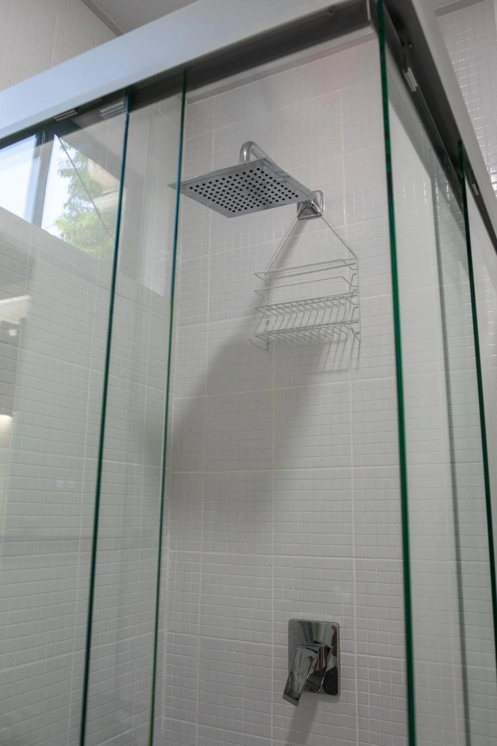 Shower in Hotel Michanti
