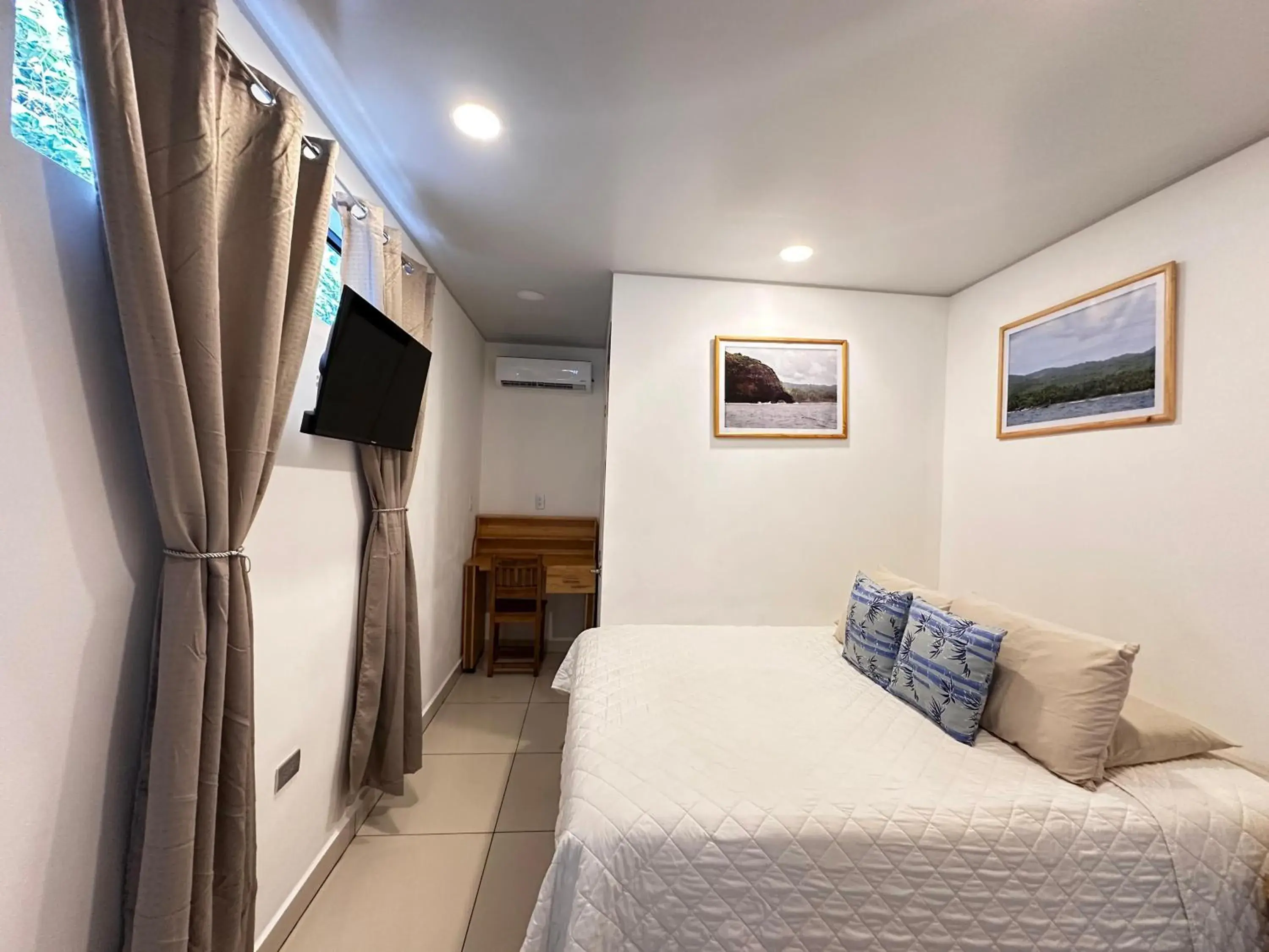 Deluxe Queen Studio - single occupancy in Hotel Michanti Deluxe Queen Studio - single occupancy in Hotel Michanti