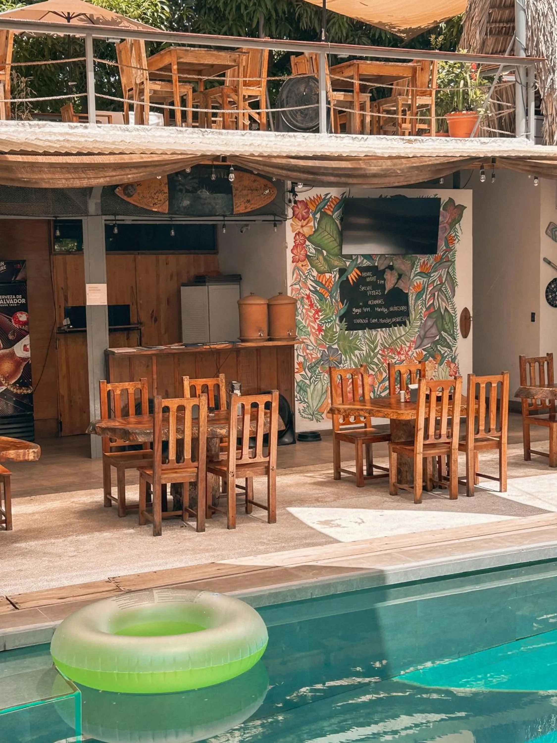 Restaurant/places to eat in Hotel Michanti