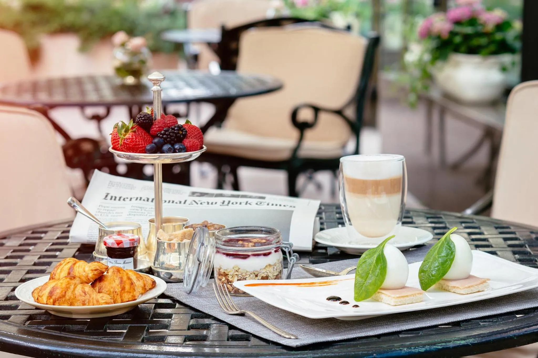 Restaurant/places to eat in InterContinental - Kyiv by IHG