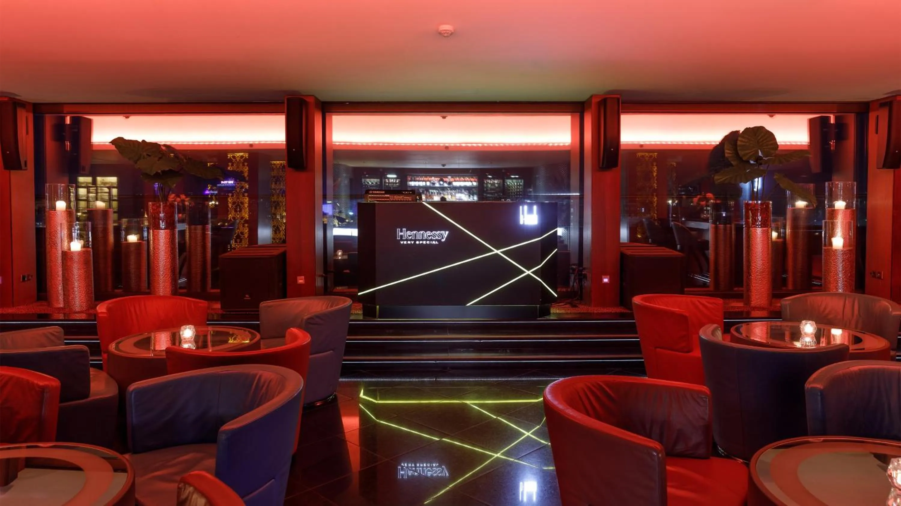 Lounge or bar in InterContinental - Kyiv by IHG