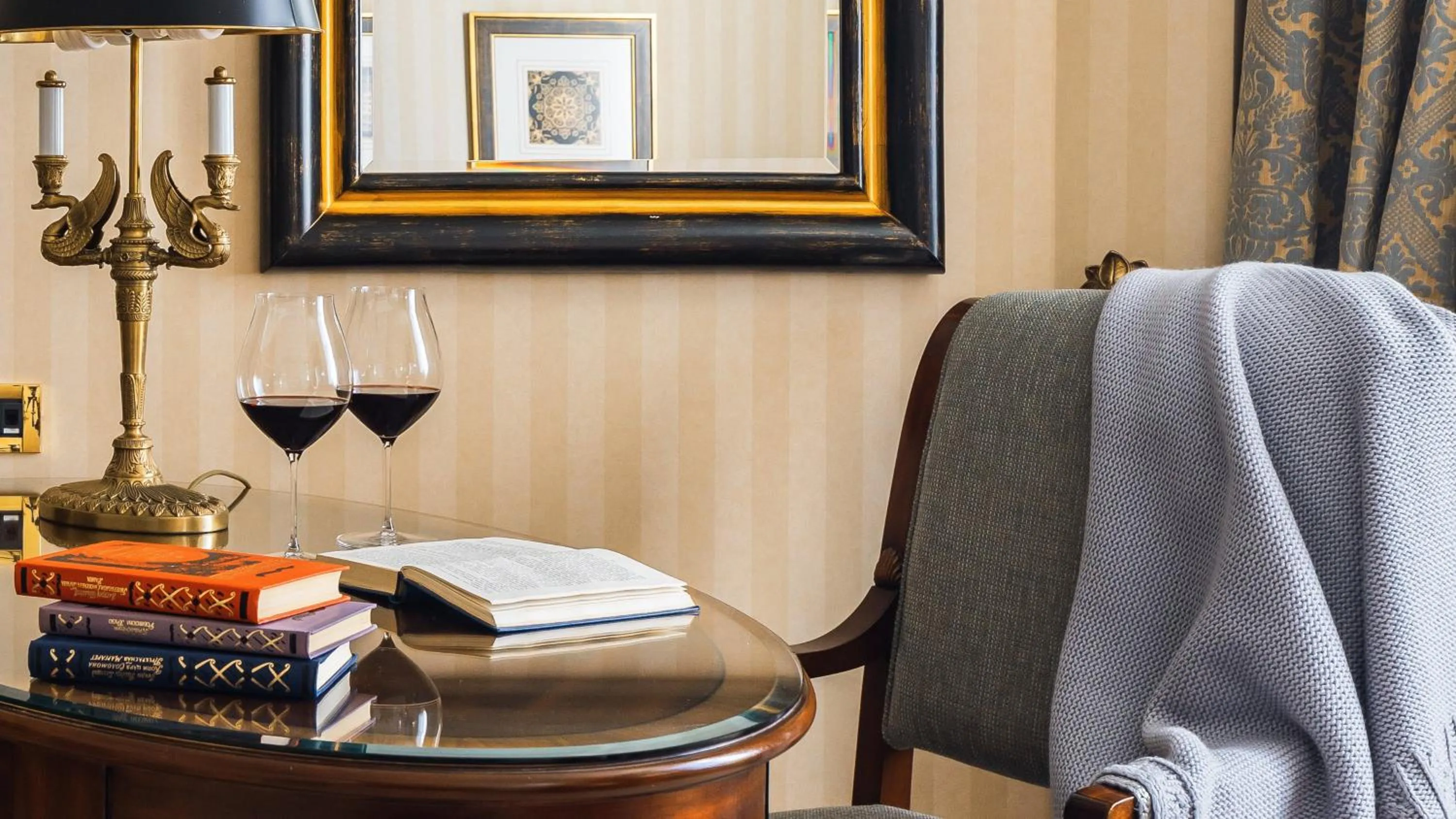 Photo of the whole room in InterContinental - Kyiv by IHG