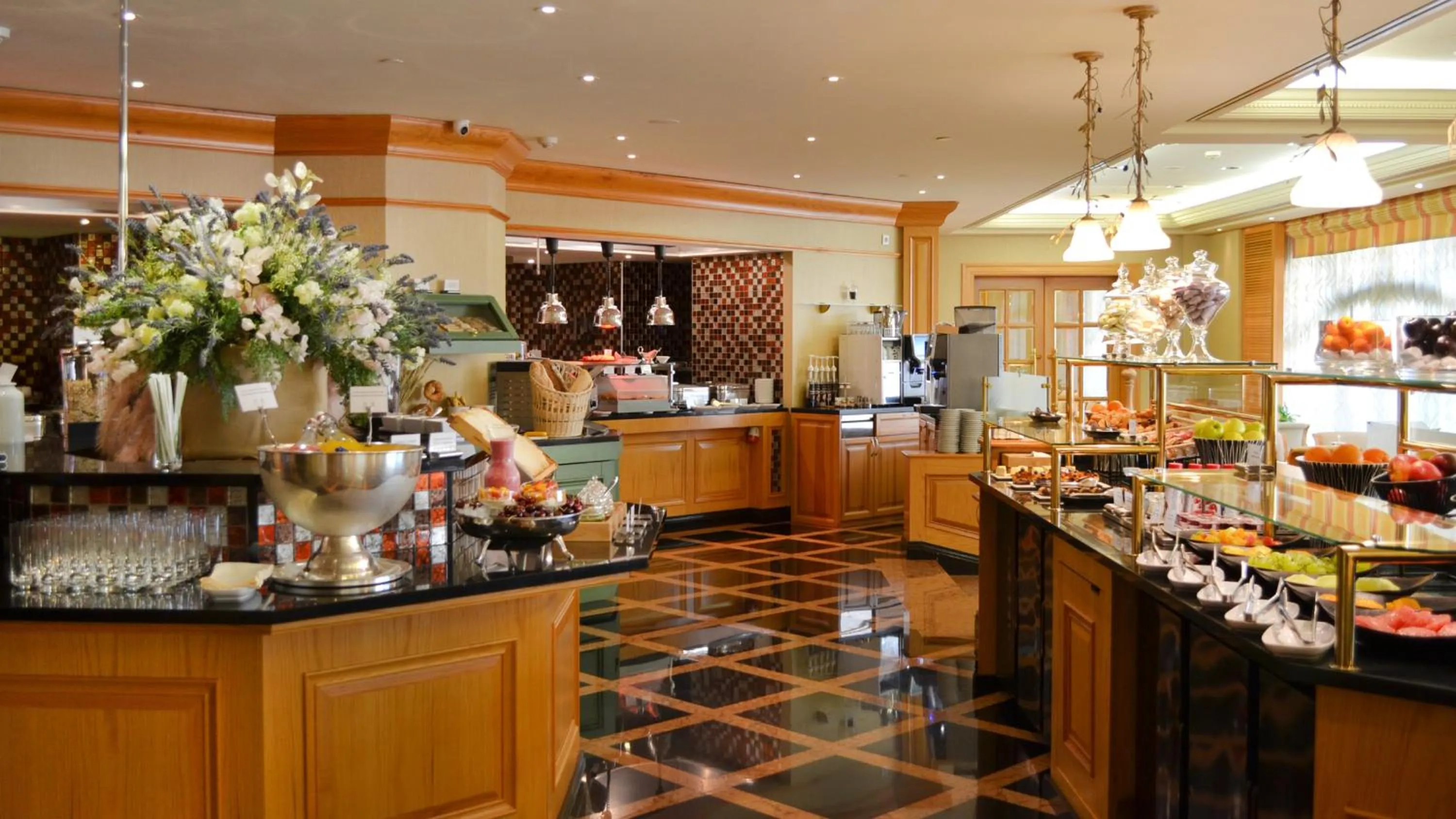 Restaurant/places to eat in InterContinental - Kyiv by IHG