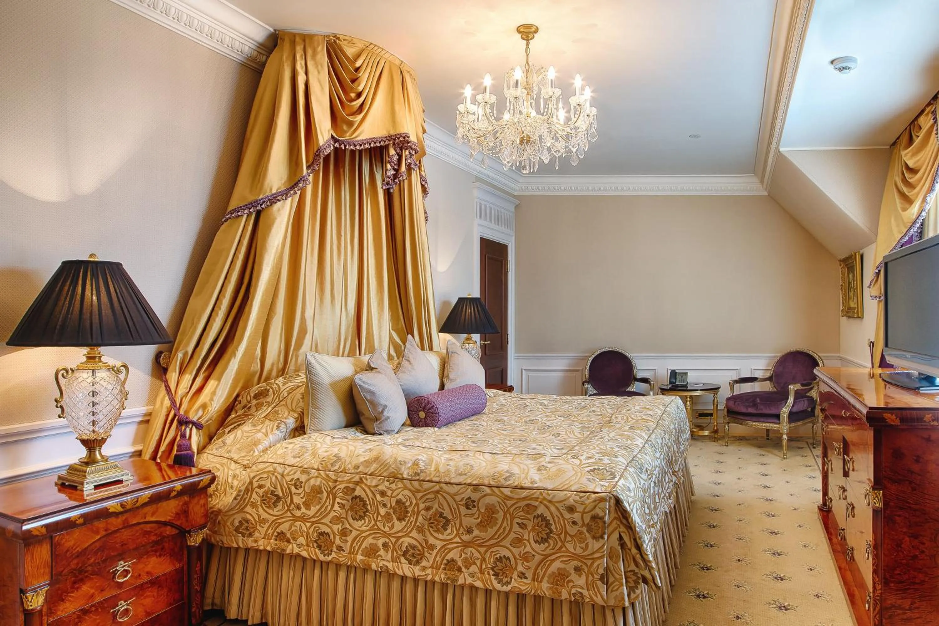 Bedroom, Bed in InterContinental - Kyiv by IHG