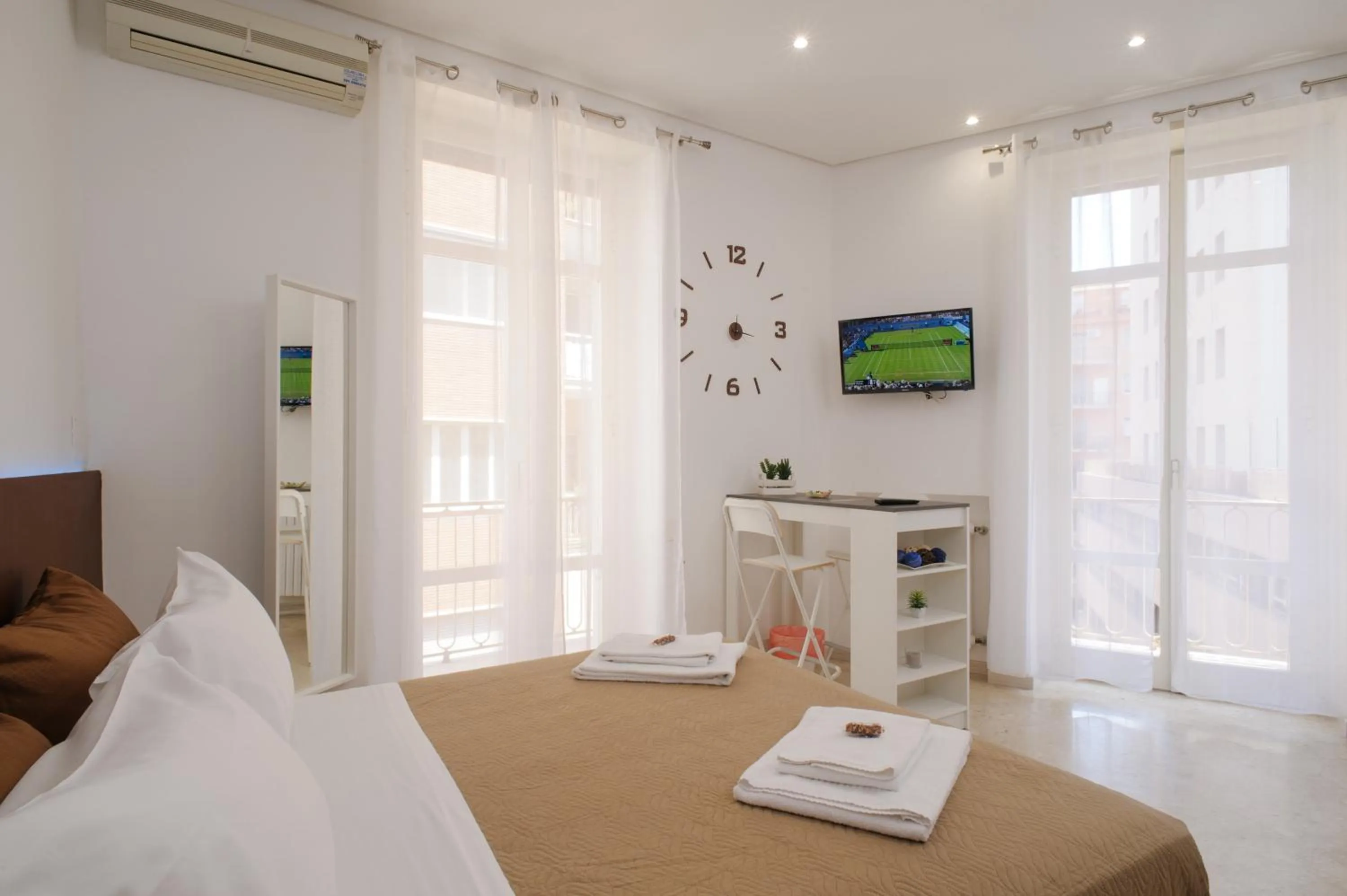 TV and multimedia, Bed in Toledo Stay OK