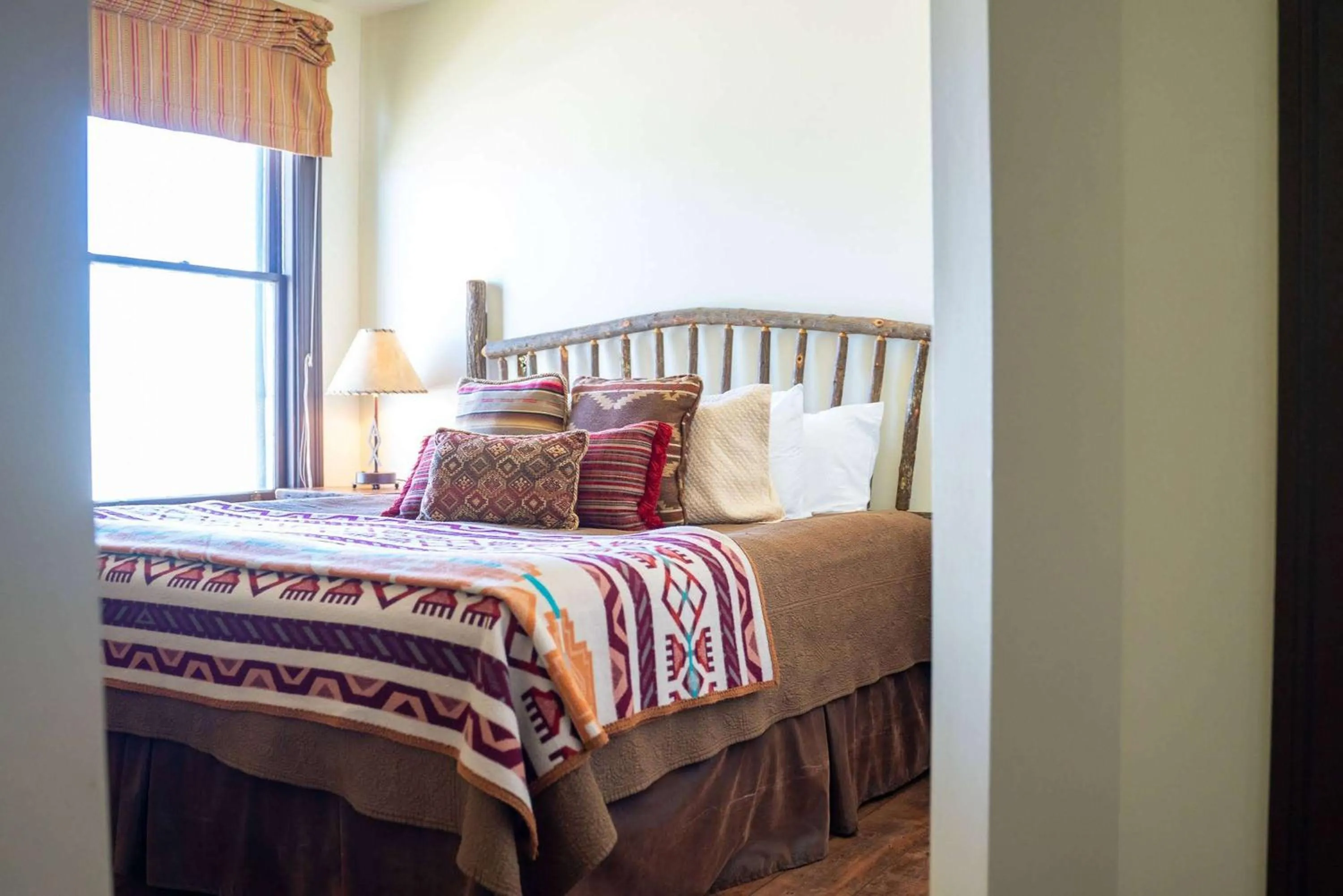 Bedroom, Bed in Sheridan Inn - Best Western Signature Collection