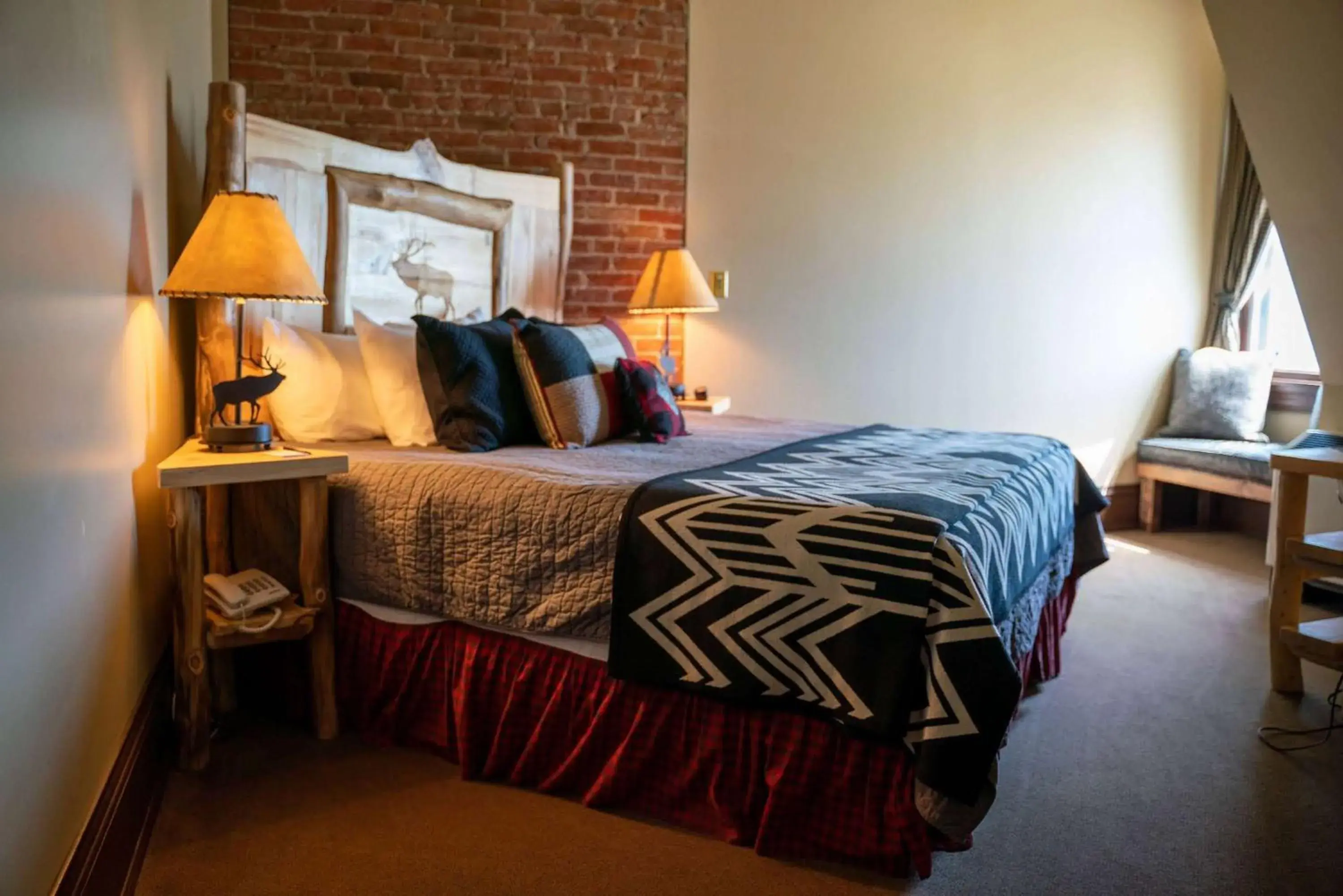 King Room with Bathtub in Sheridan Inn - Best Western Signature Collection King Room with Bathtub in Sheridan Inn - Best Western Signature Collection