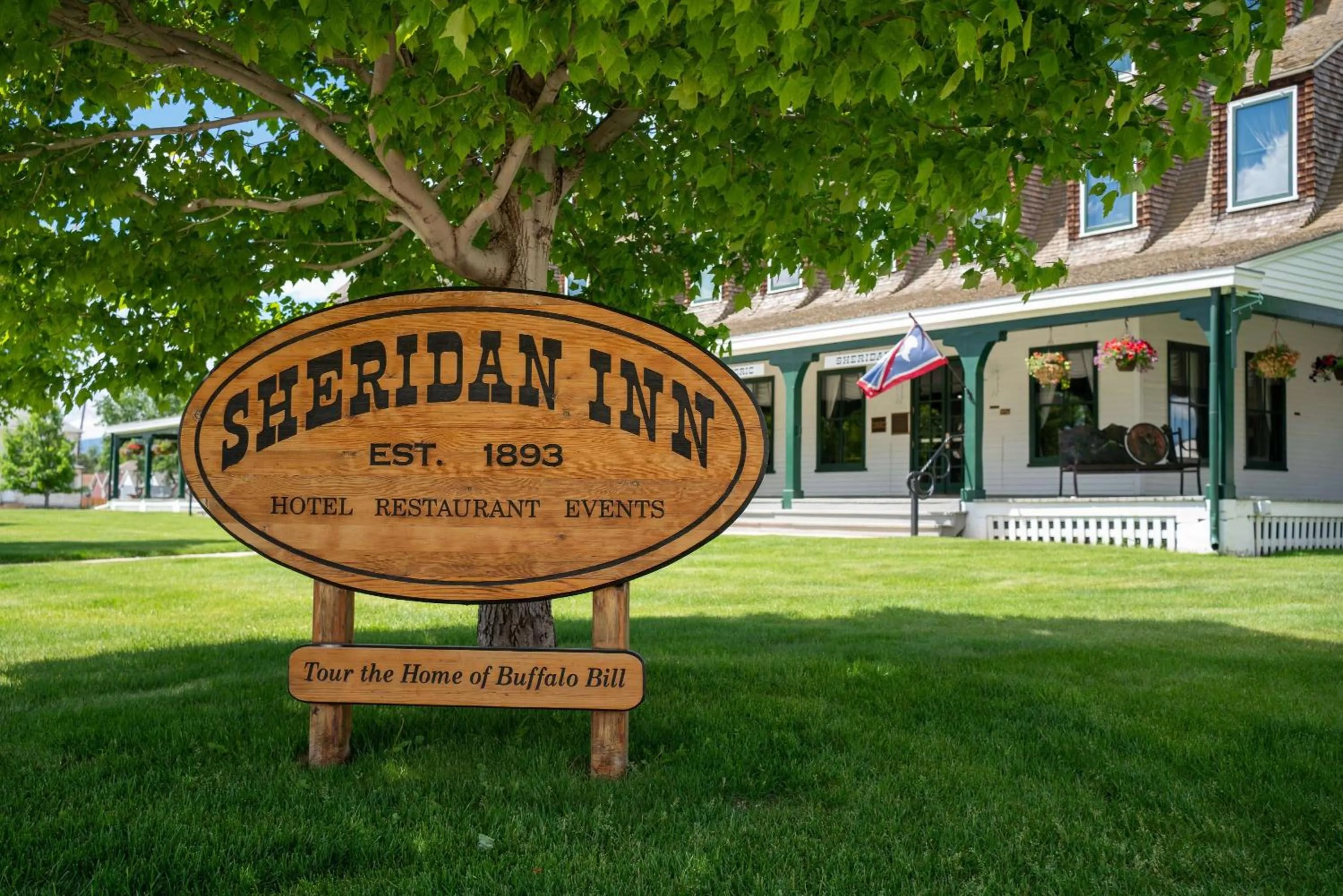 Property building in Sheridan Inn - Best Western Signature Collection