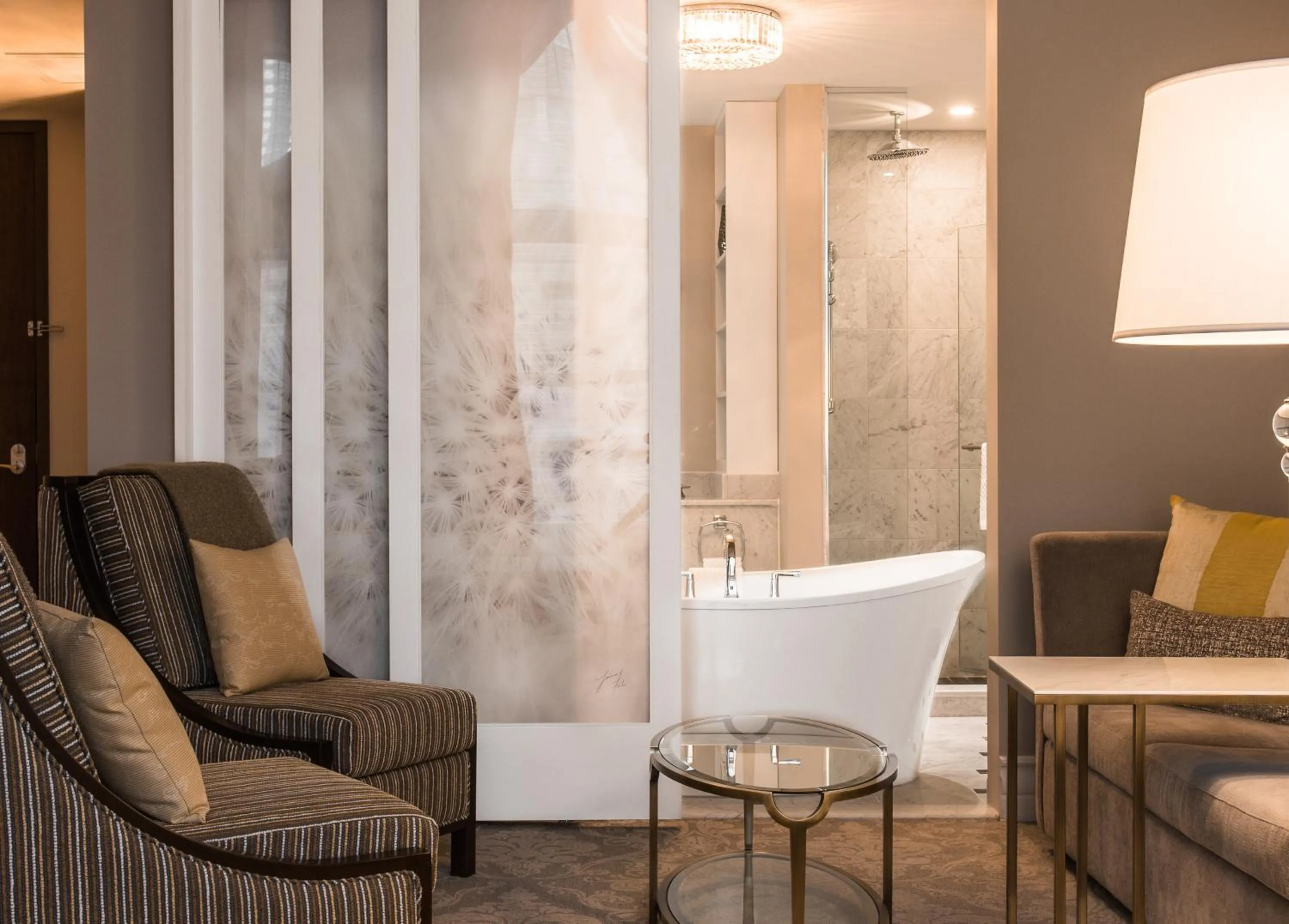 Bathroom in Hôtel Birks Montréal