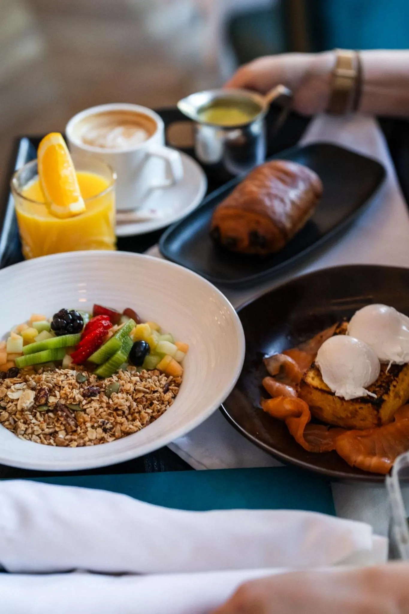 room service in Hôtel Birks Montréal