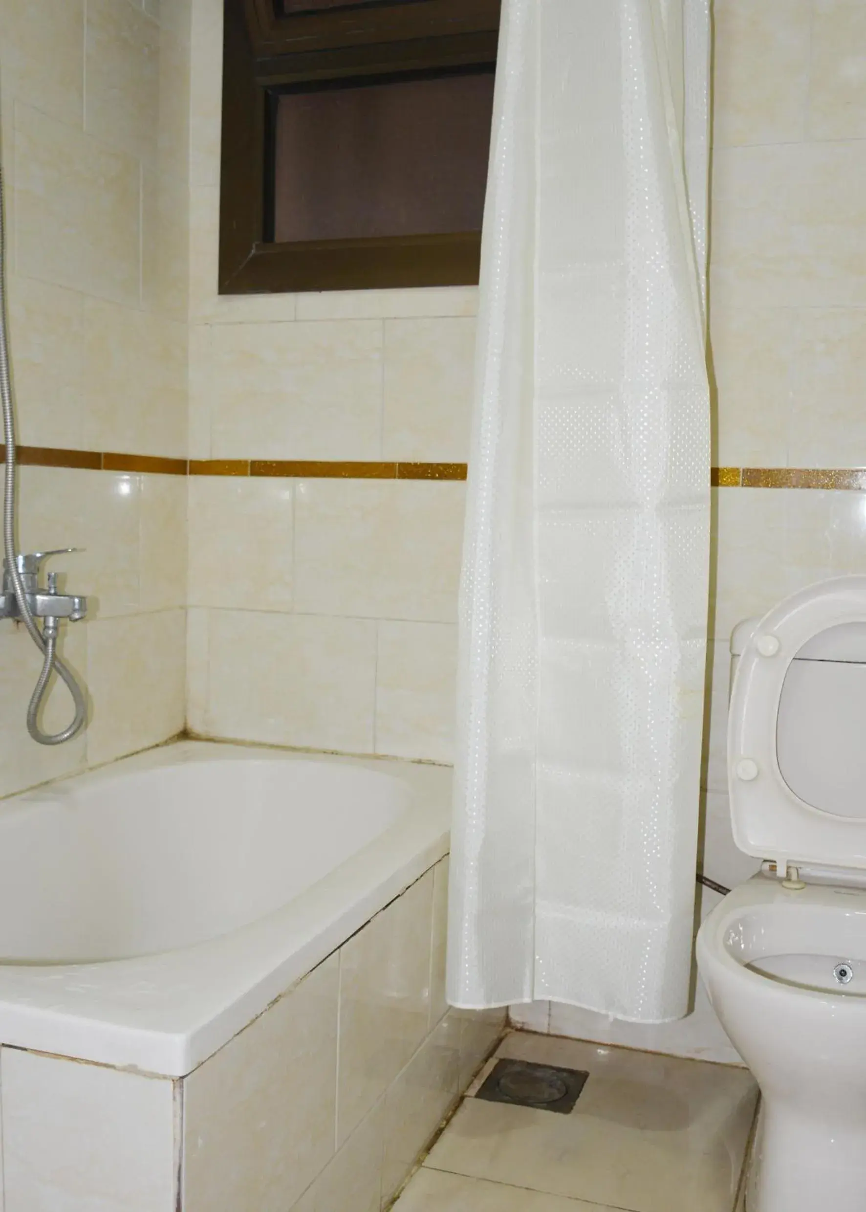 Triple Room with Private Bathroom - single occupancy in City Hostel Triple Room with Private Bathroom - single occupancy in City Hostel