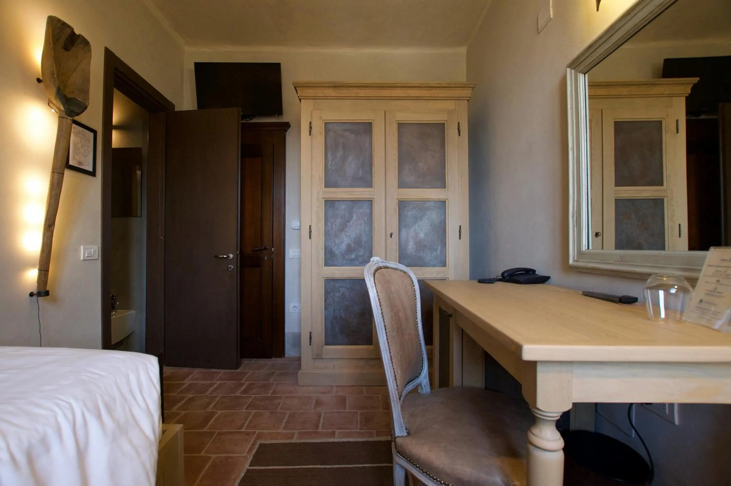 Photo of the whole room, Bed in Hotel San Giovanni Resort