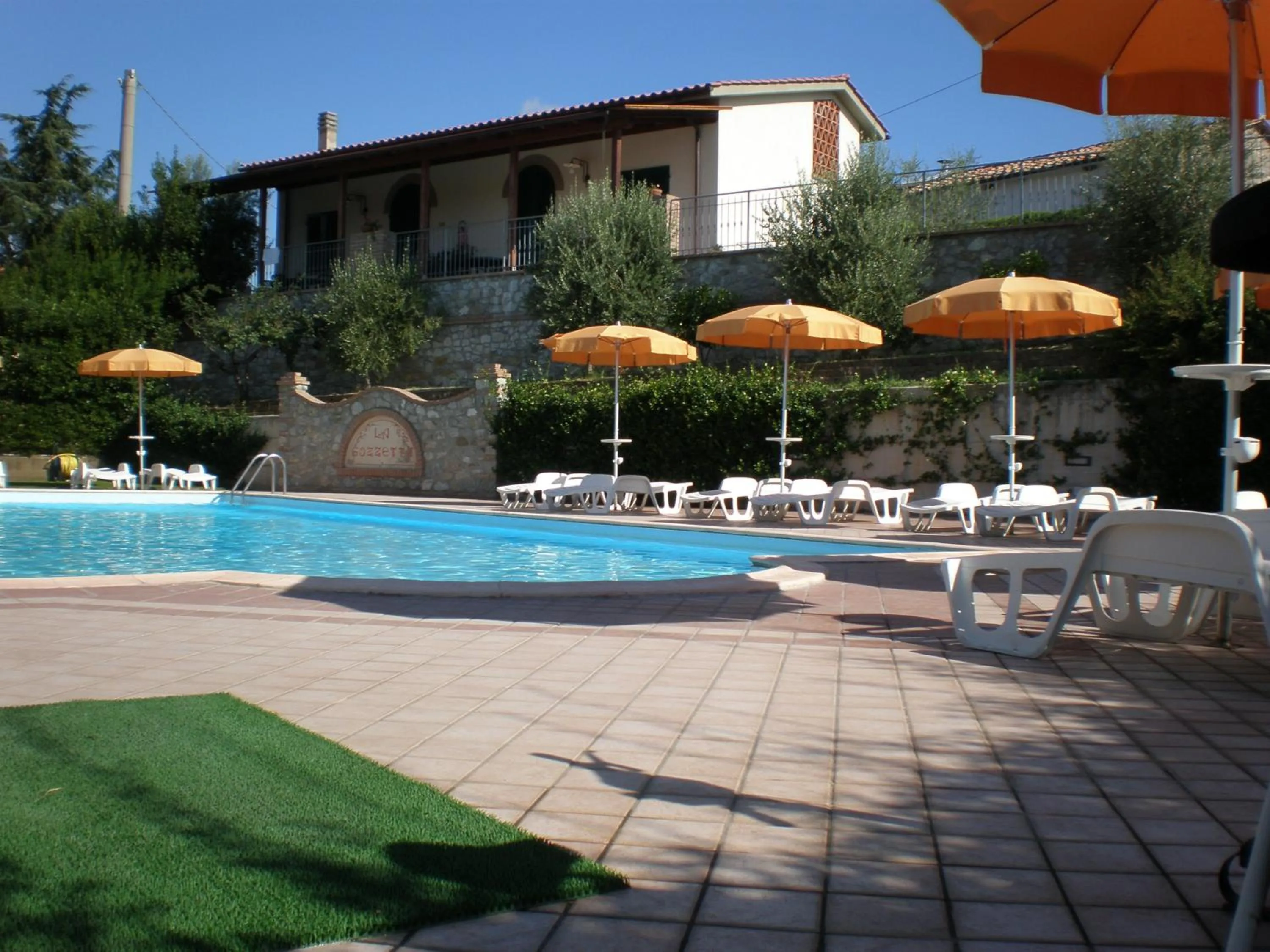 Pool view in Locanda La Gozzetta