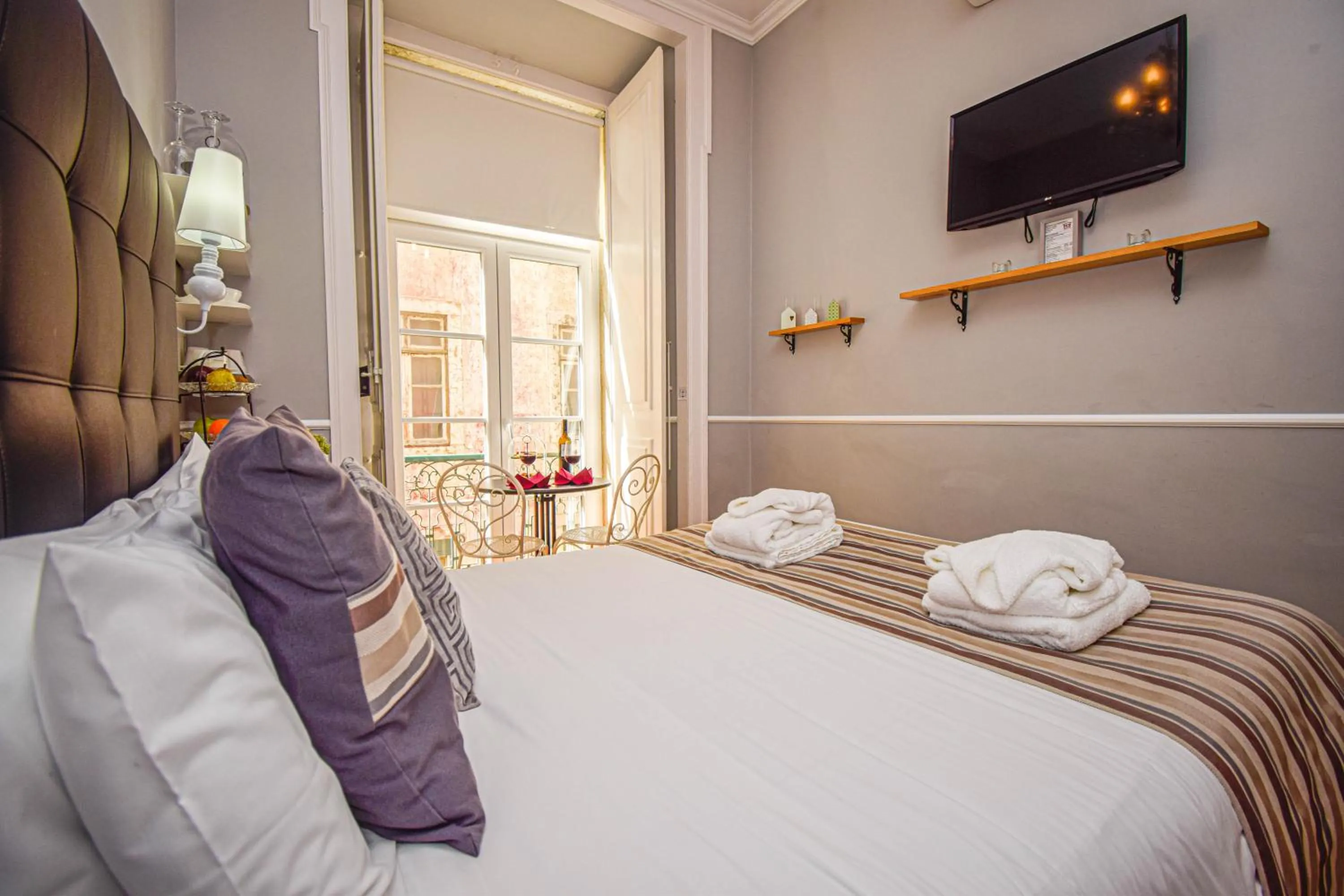 Bed in B in B Lisbon Downtown Suites