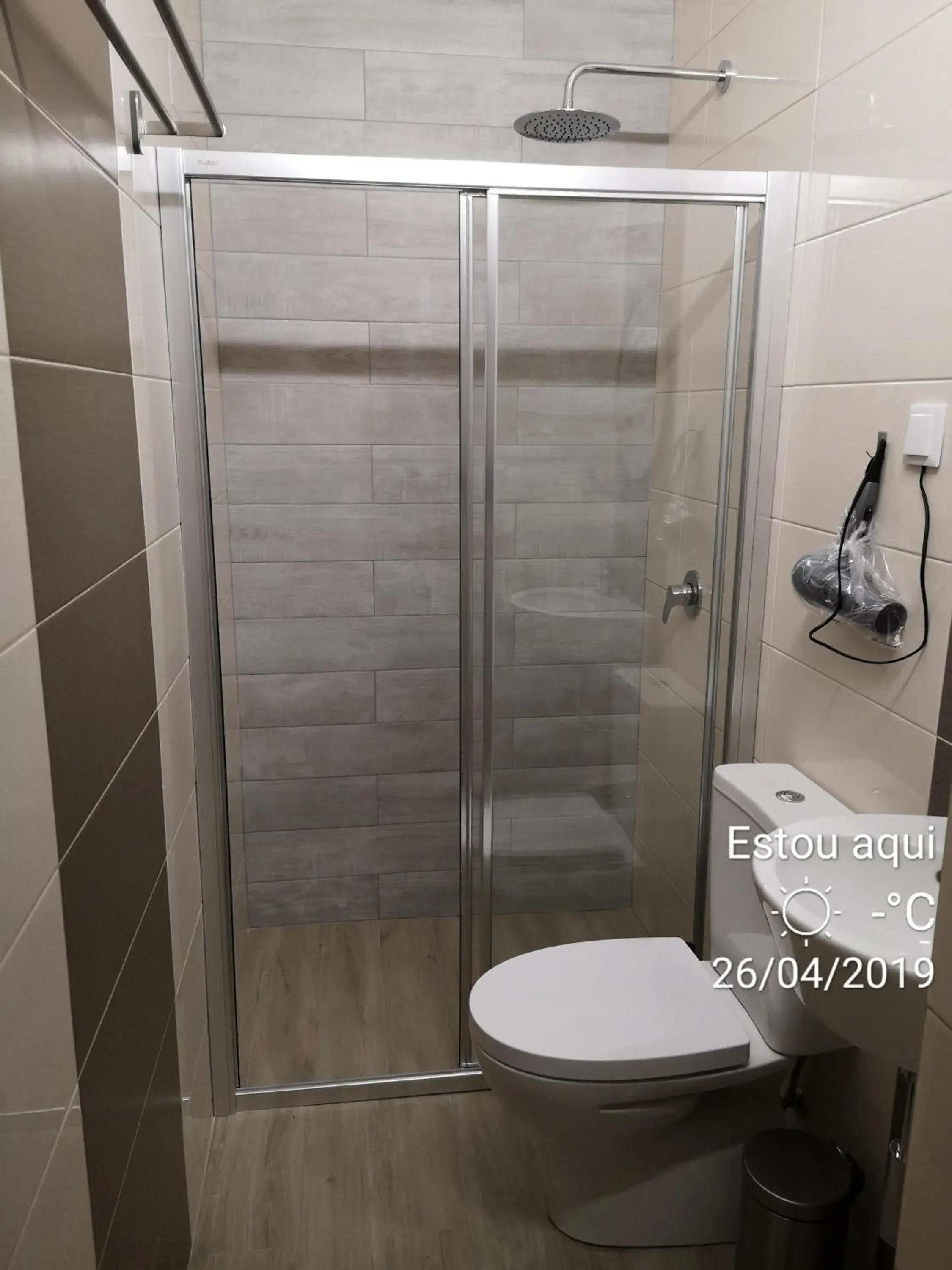 Standard Twin Room - single occupancy in Sensations Guesthouse Standard Twin Room - single occupancy in Sensations Guesthouse