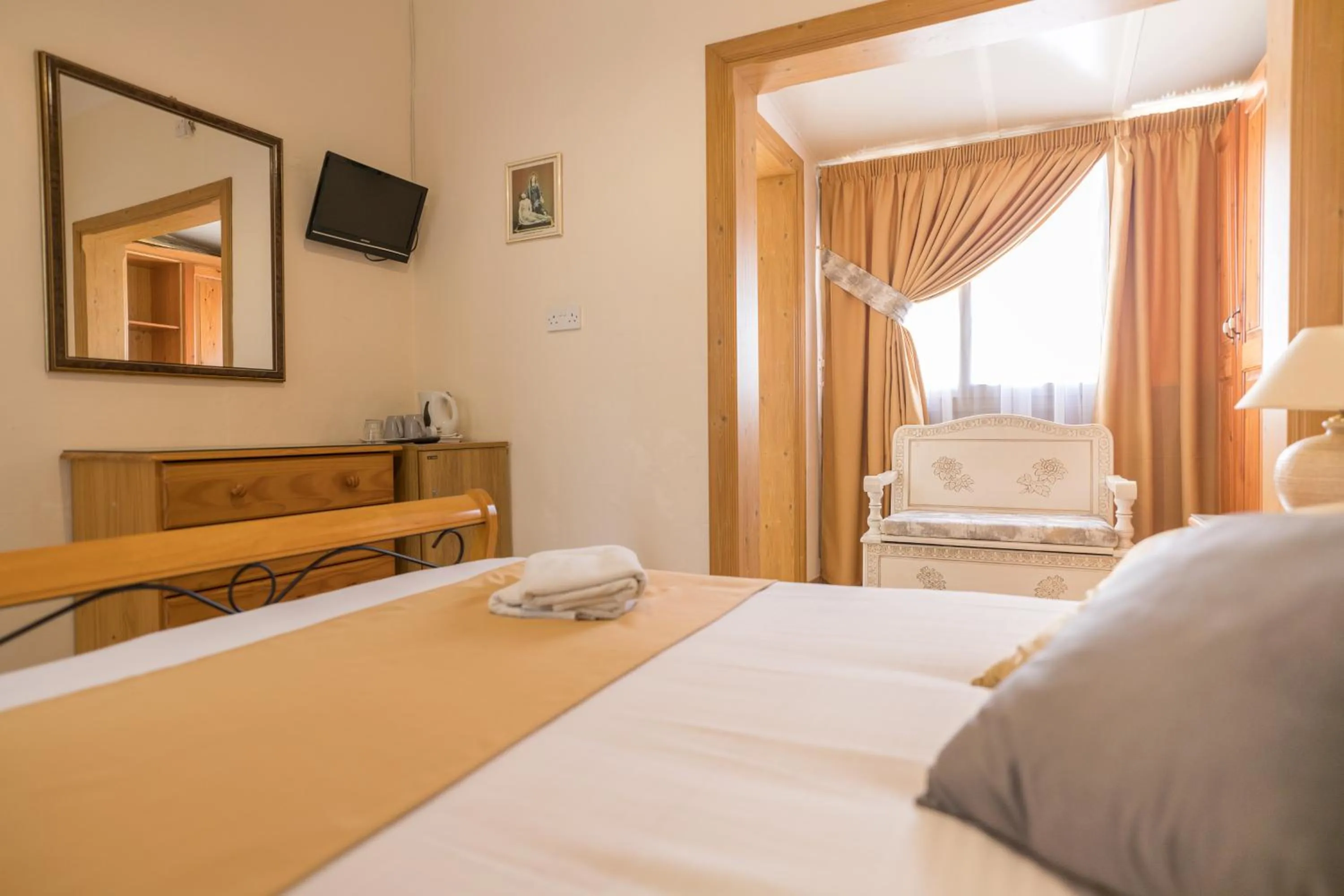 Bed in Lantern Guest House