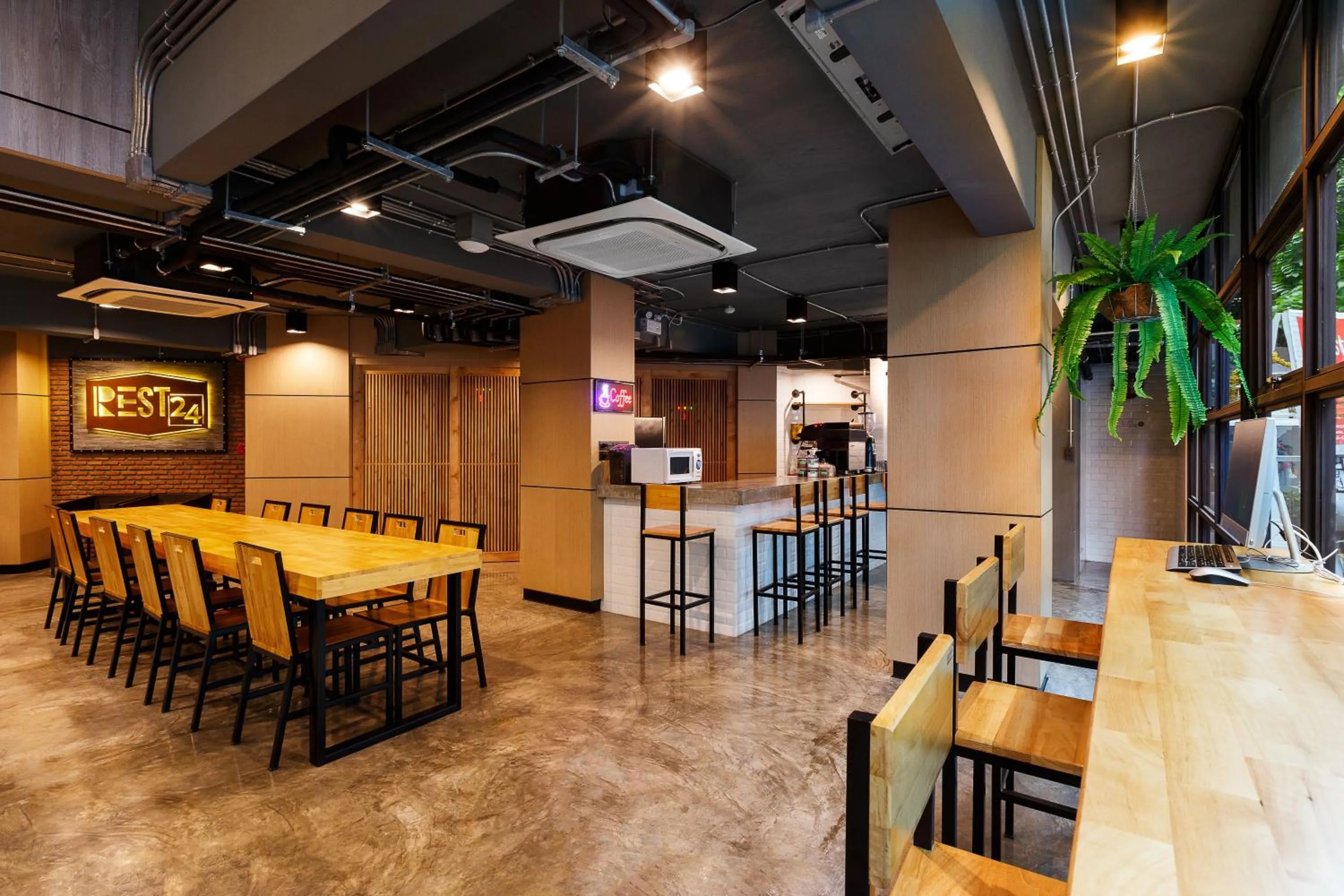 Dining area in Rest24 Residence