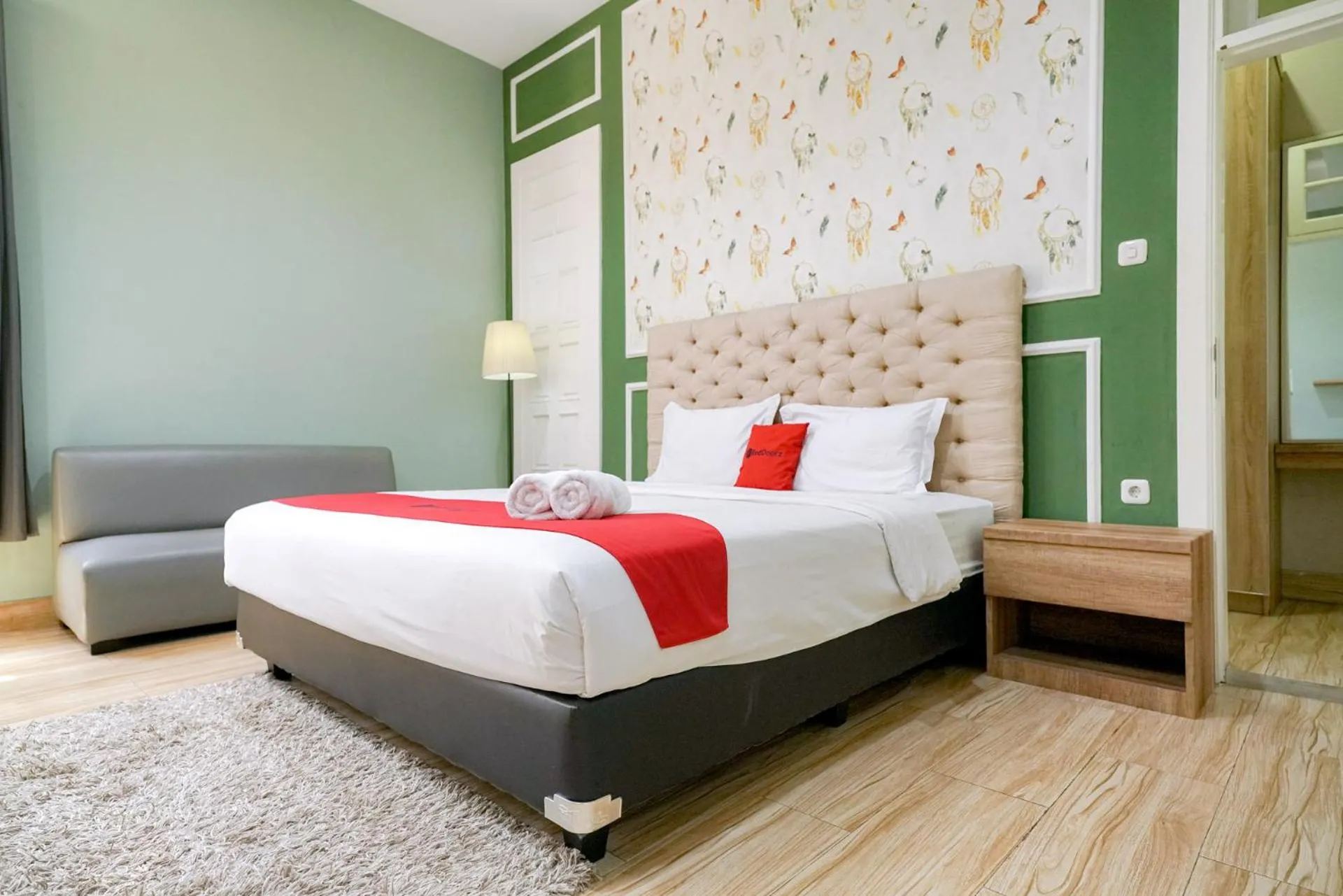 Bedroom in RedDoorz Premium near RS Pondok Indah