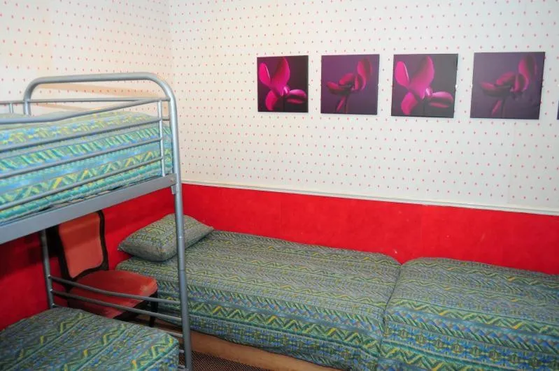 Bedroom, Bed in Victoria Hotel Blackpool