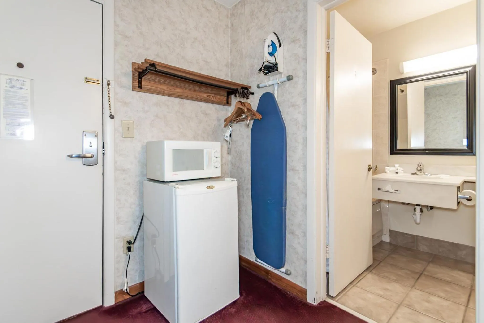 Bathroom in Americas Best Value Inn Ashtabula/Austinburg