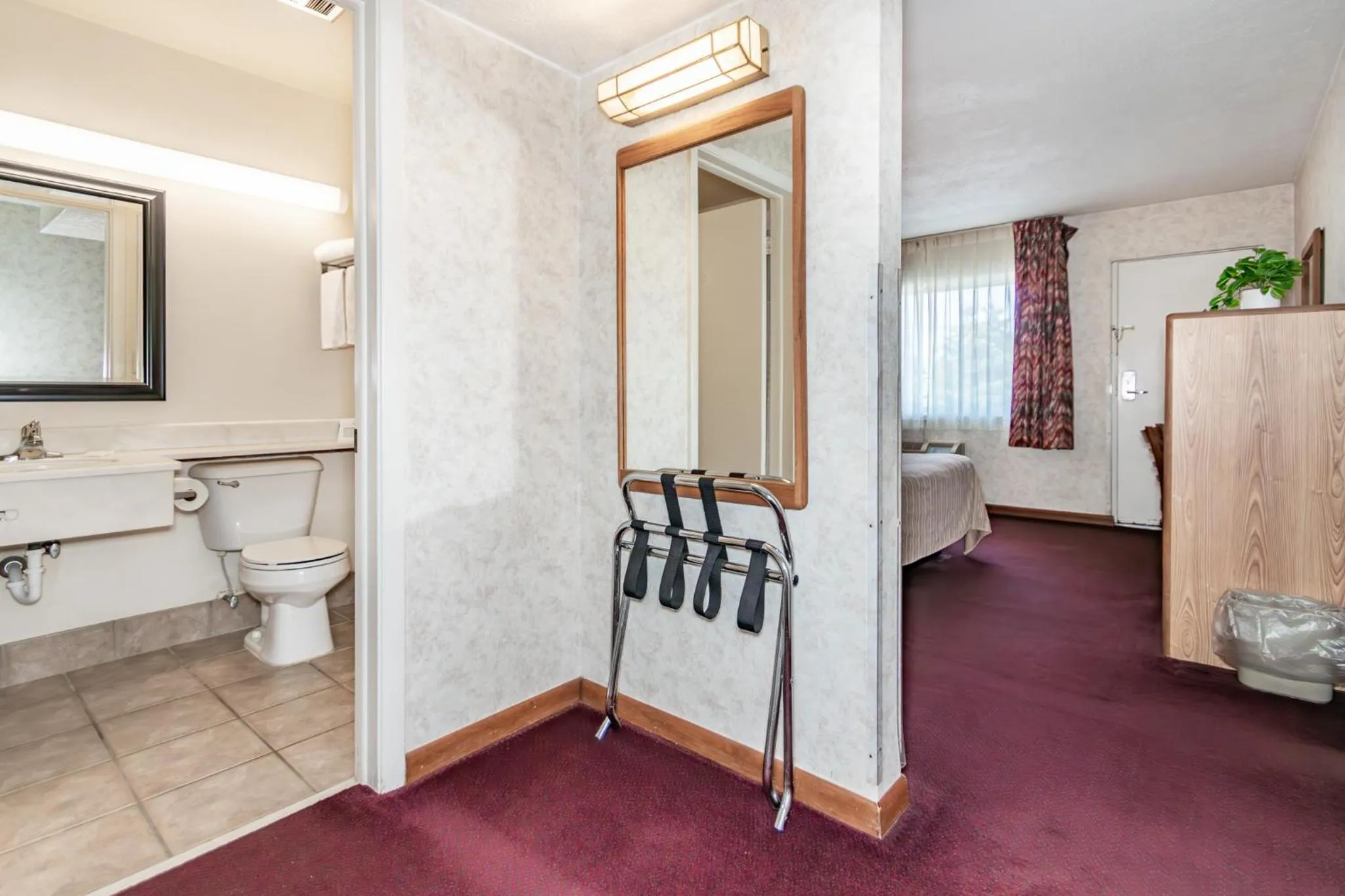 Bathroom in Americas Best Value Inn Ashtabula/Austinburg