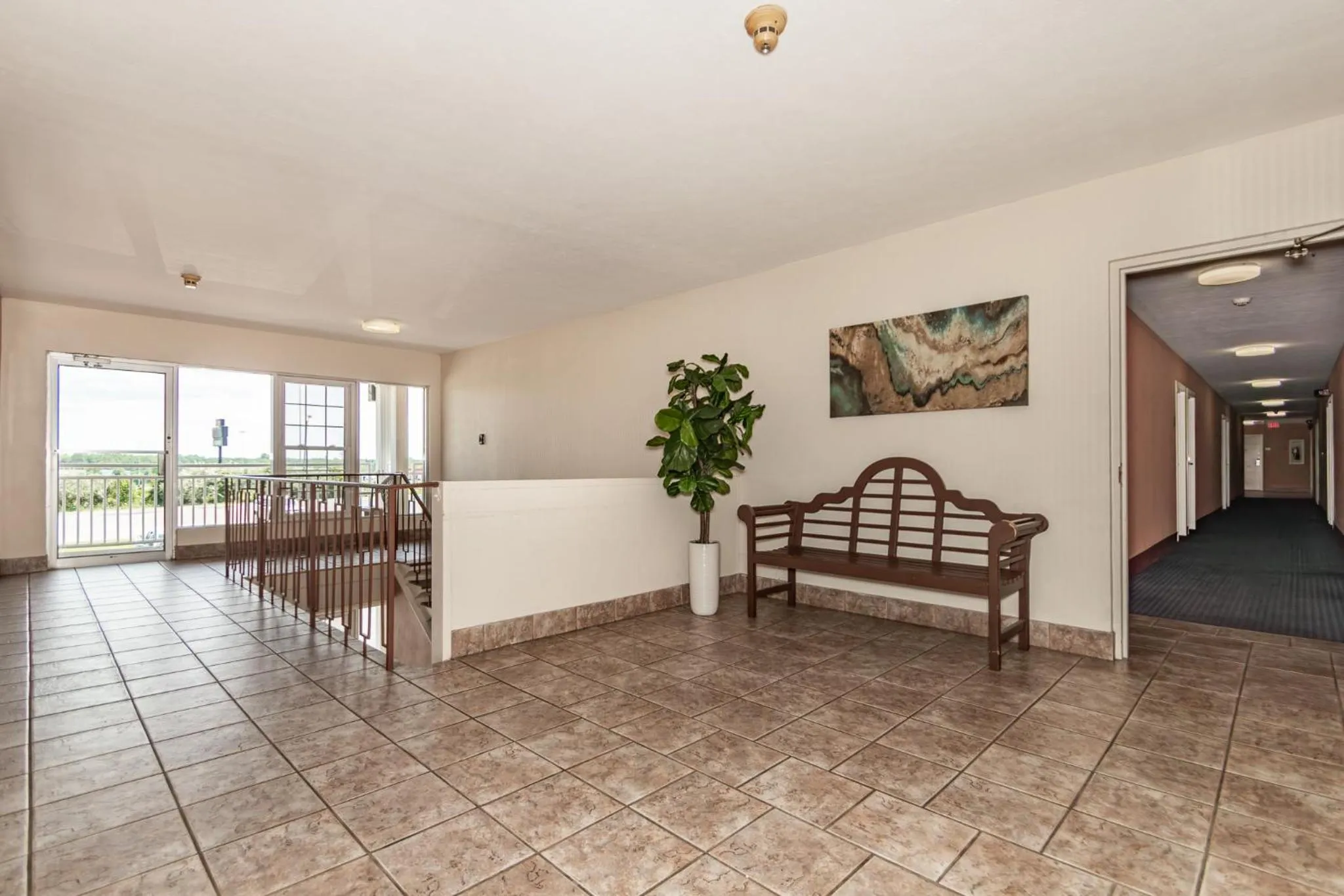 Seating area in Americas Best Value Inn Ashtabula/Austinburg