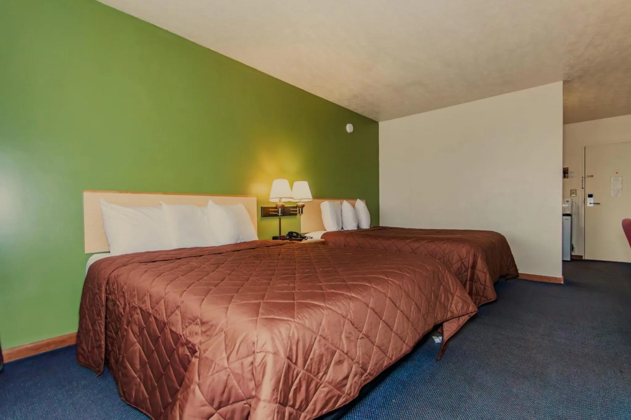 Photo of the whole room, Bed in Americas Best Value Inn Ashtabula/Austinburg