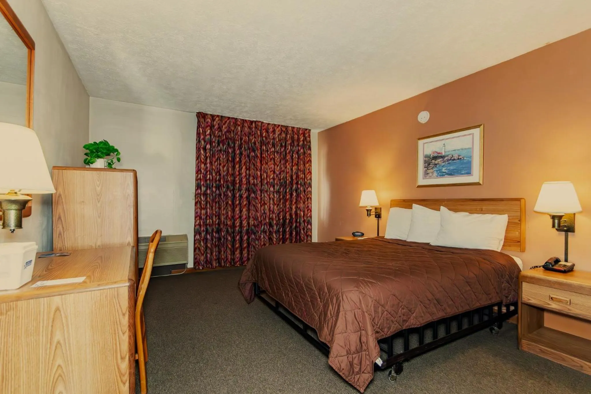 Bed in Americas Best Value Inn Ashtabula/Austinburg