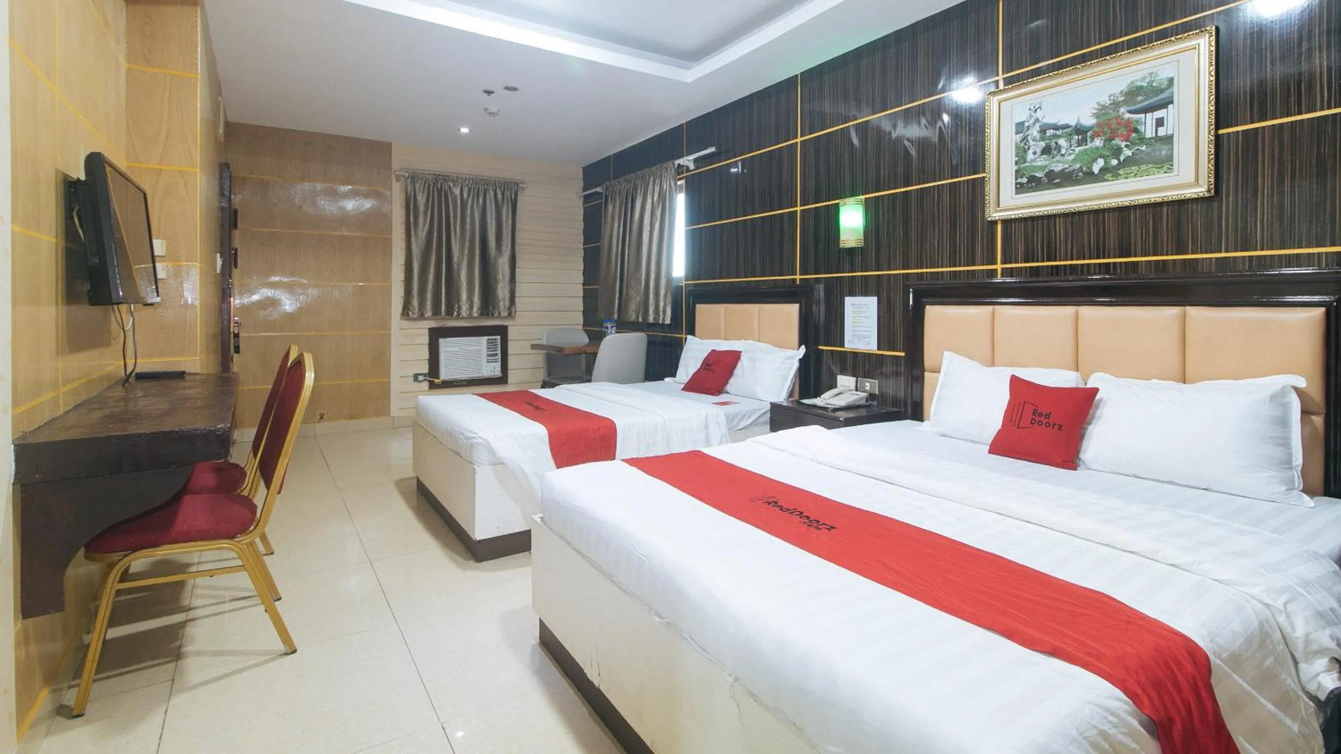 Bed in RedDoorz at Winter Hotel Araneta