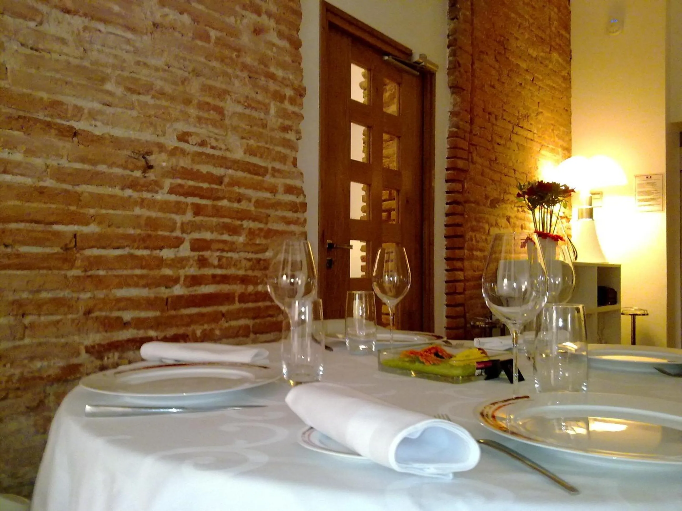 Restaurant/places to eat in L'Armateur