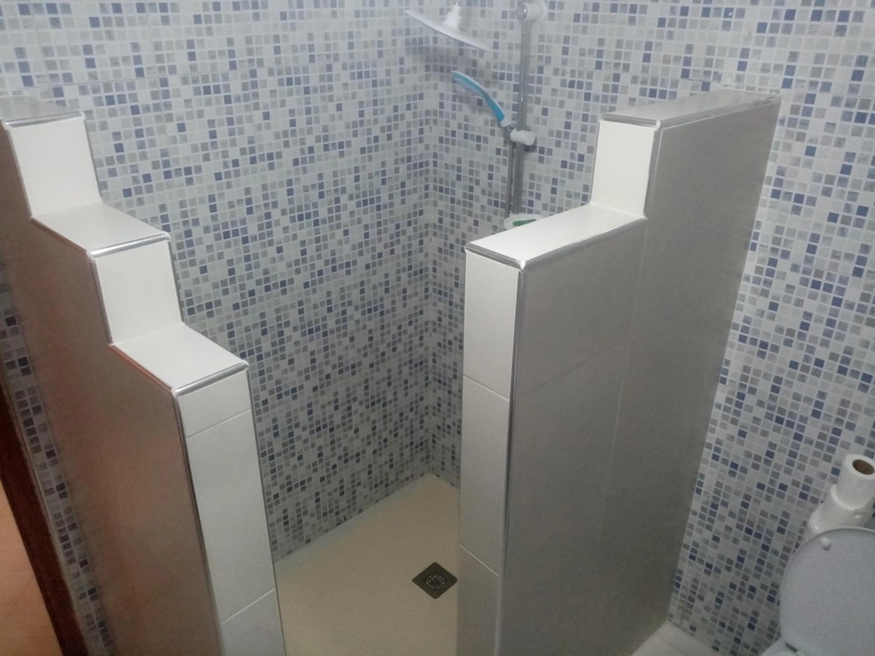 Shower in Résidence Louzani