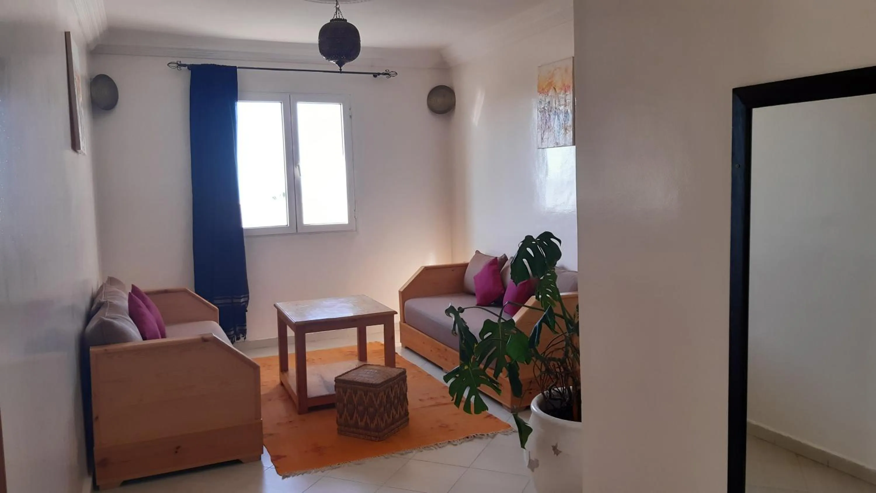 Communal lounge/ TV room in Résidence Louzani