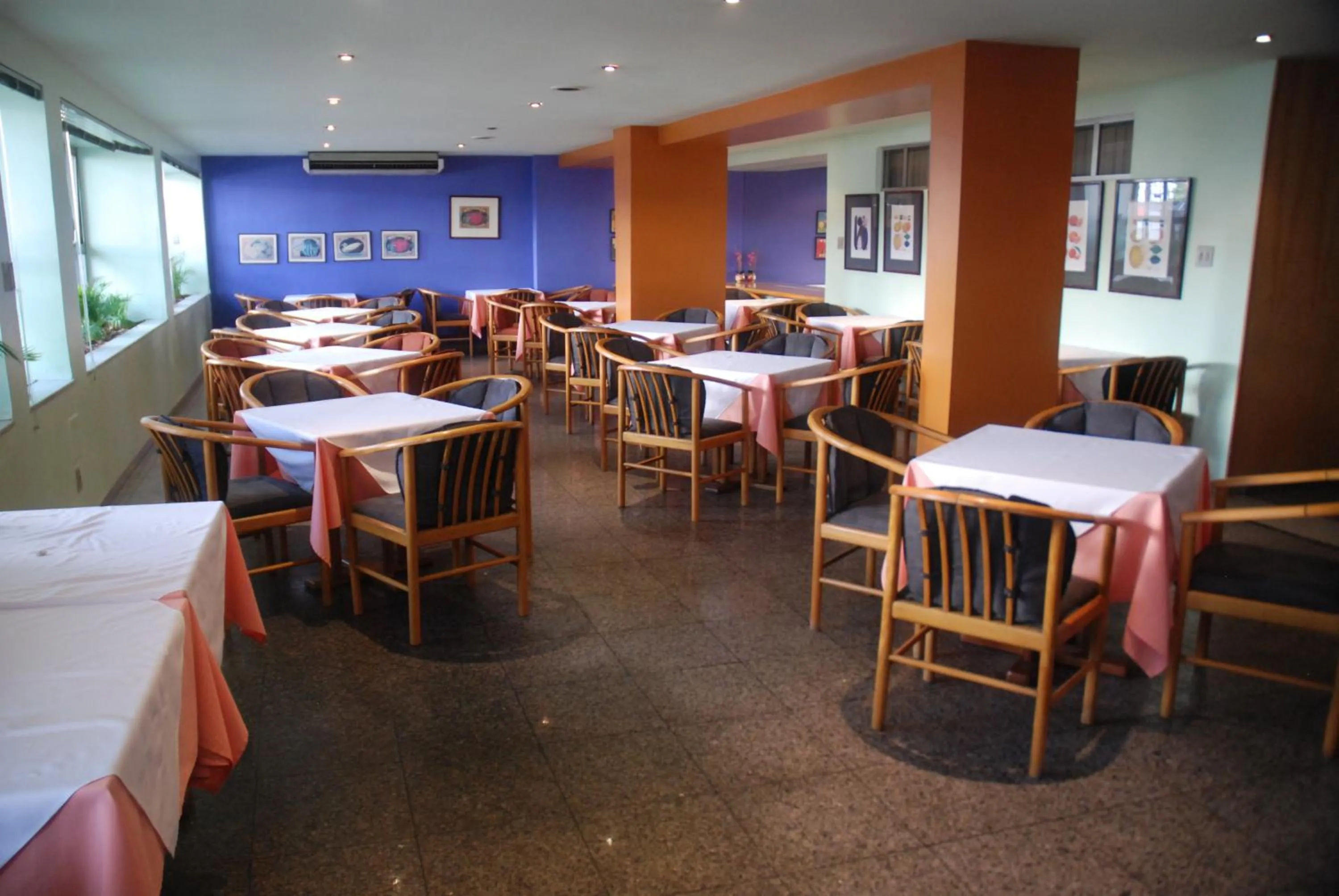 Restaurant/places to eat in César Inn Juiz de Fora Hotel