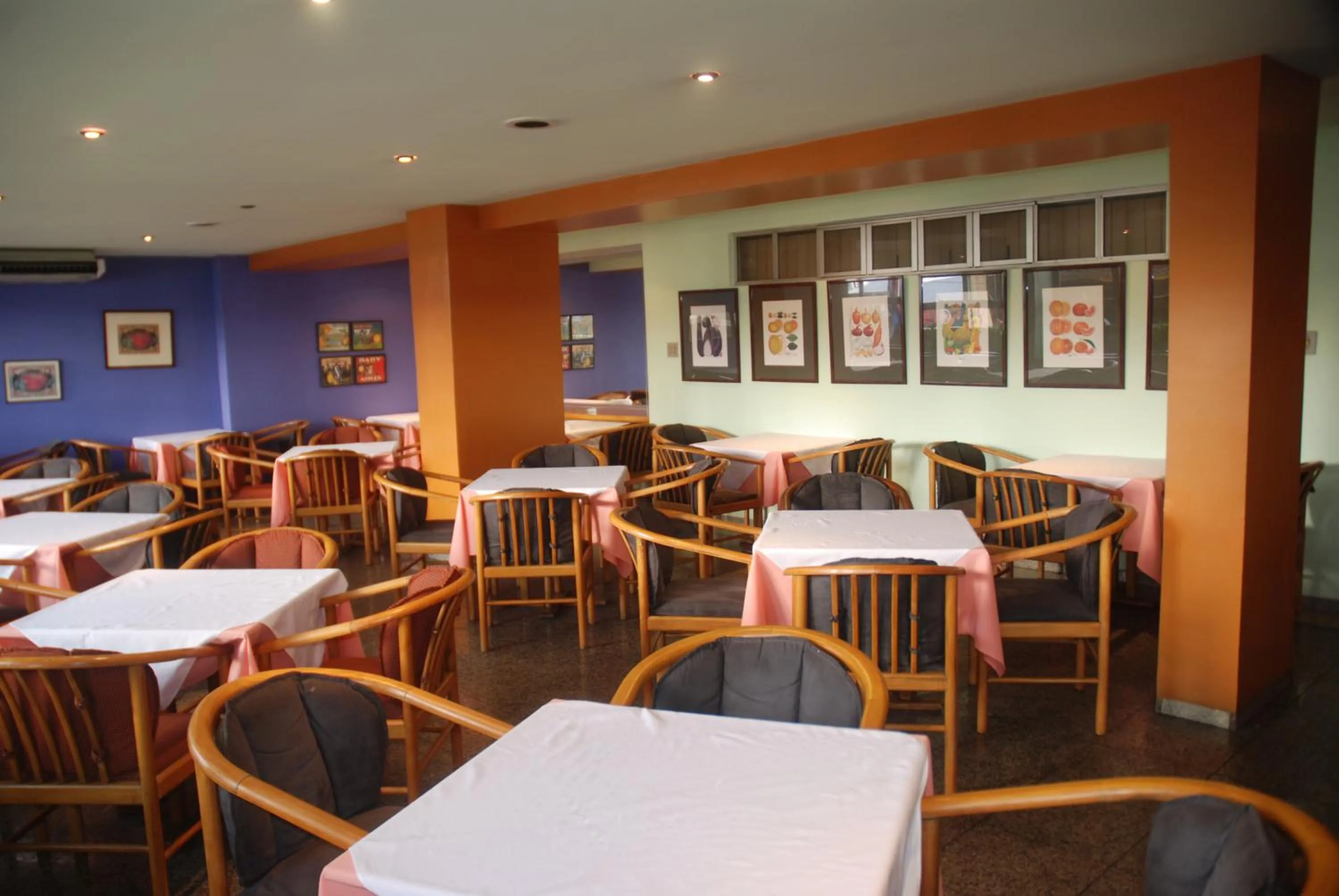 Restaurant/places to eat in César Inn Juiz de Fora Hotel