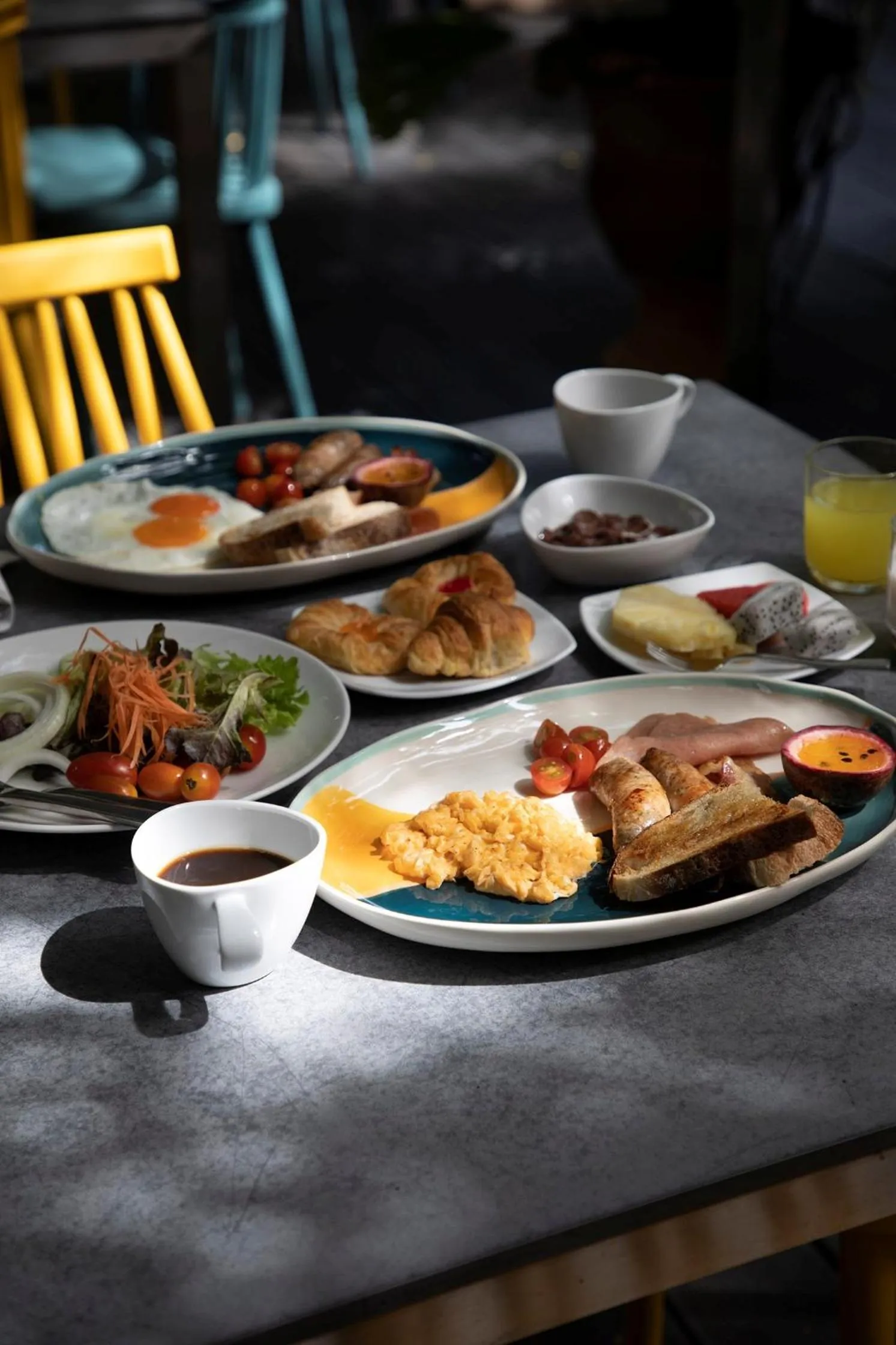 Food and drinks in The Leela Resort & Spa Pattaya