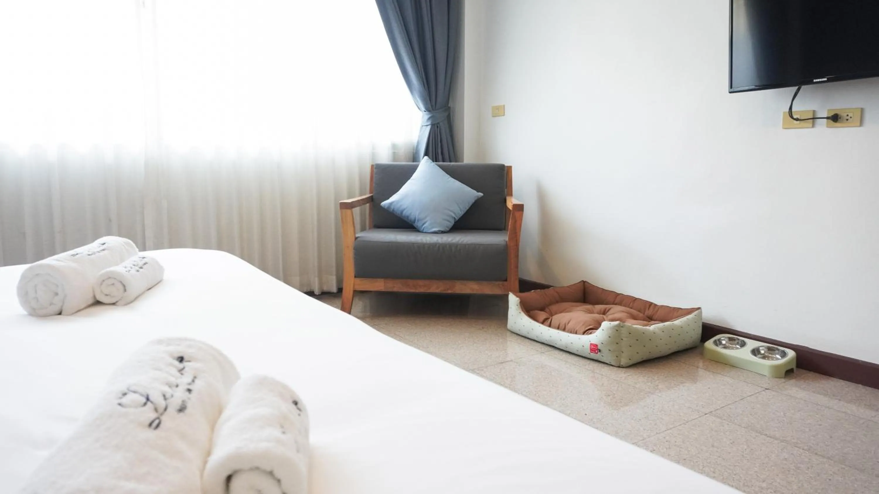 Area and facilities, Bed in The Leela Resort & Spa Pattaya