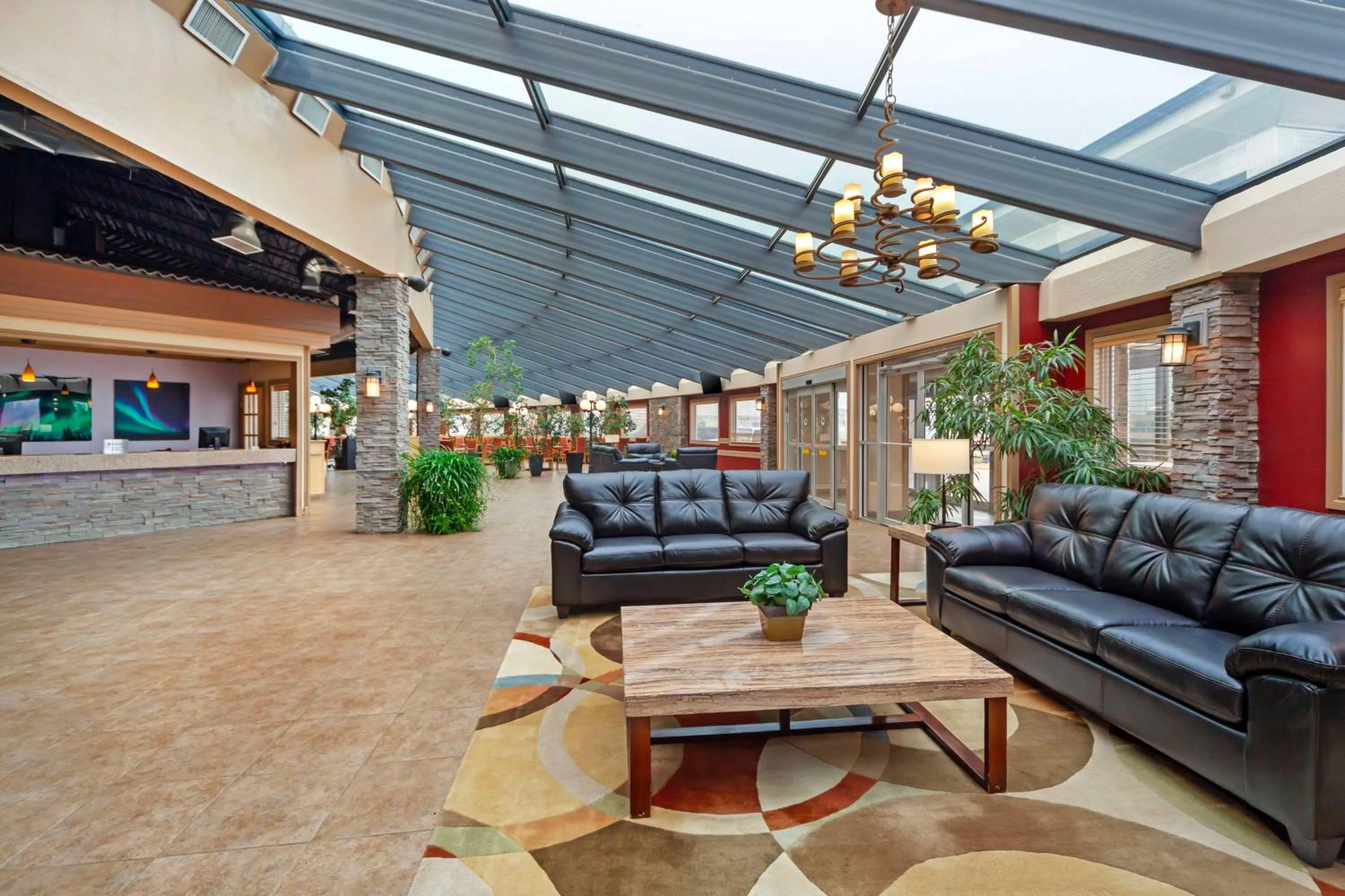 Lobby or reception in Best Western PLUS Mirage Hotel and Resort