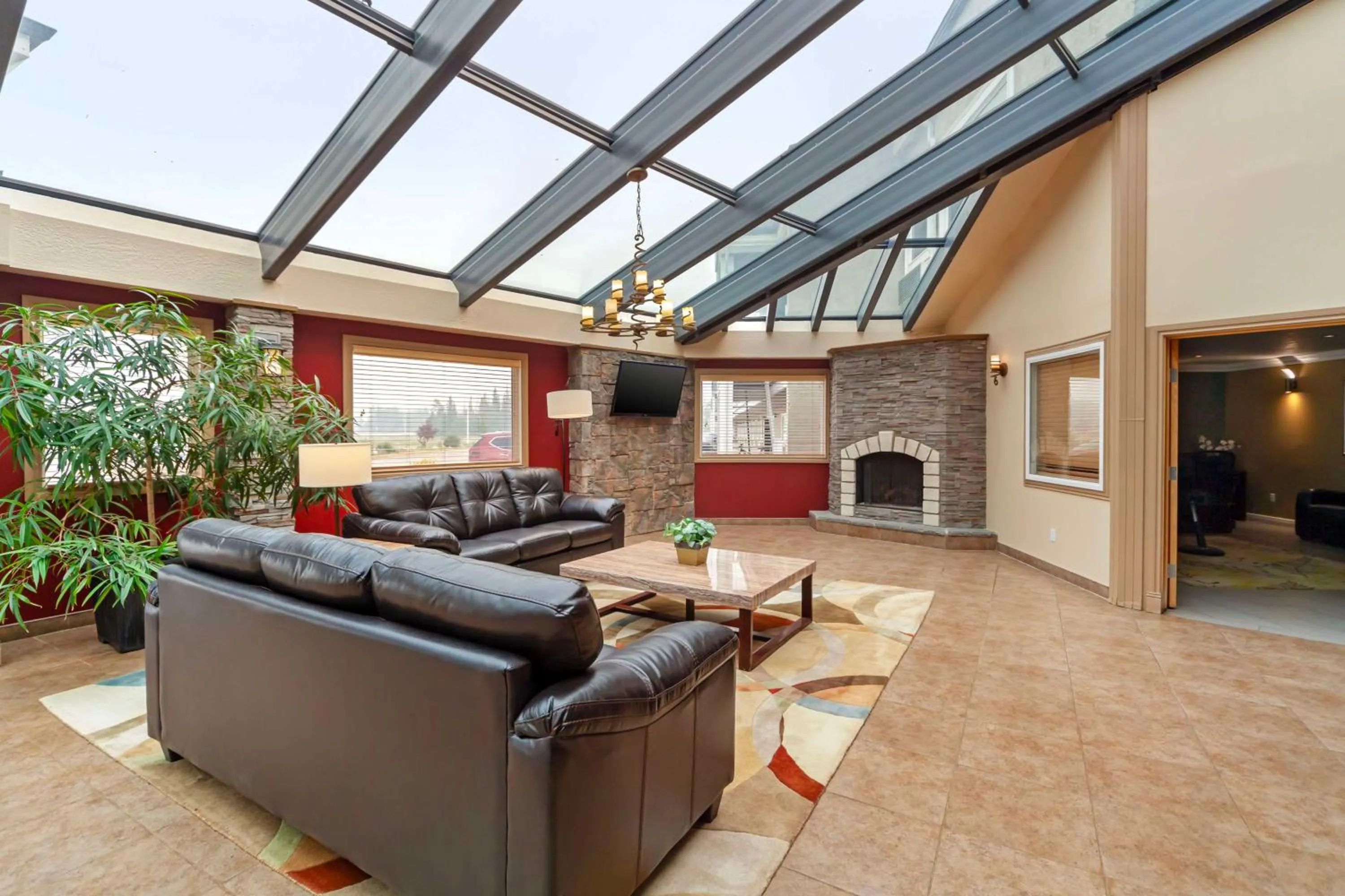 Lobby or reception in Best Western PLUS Mirage Hotel and Resort