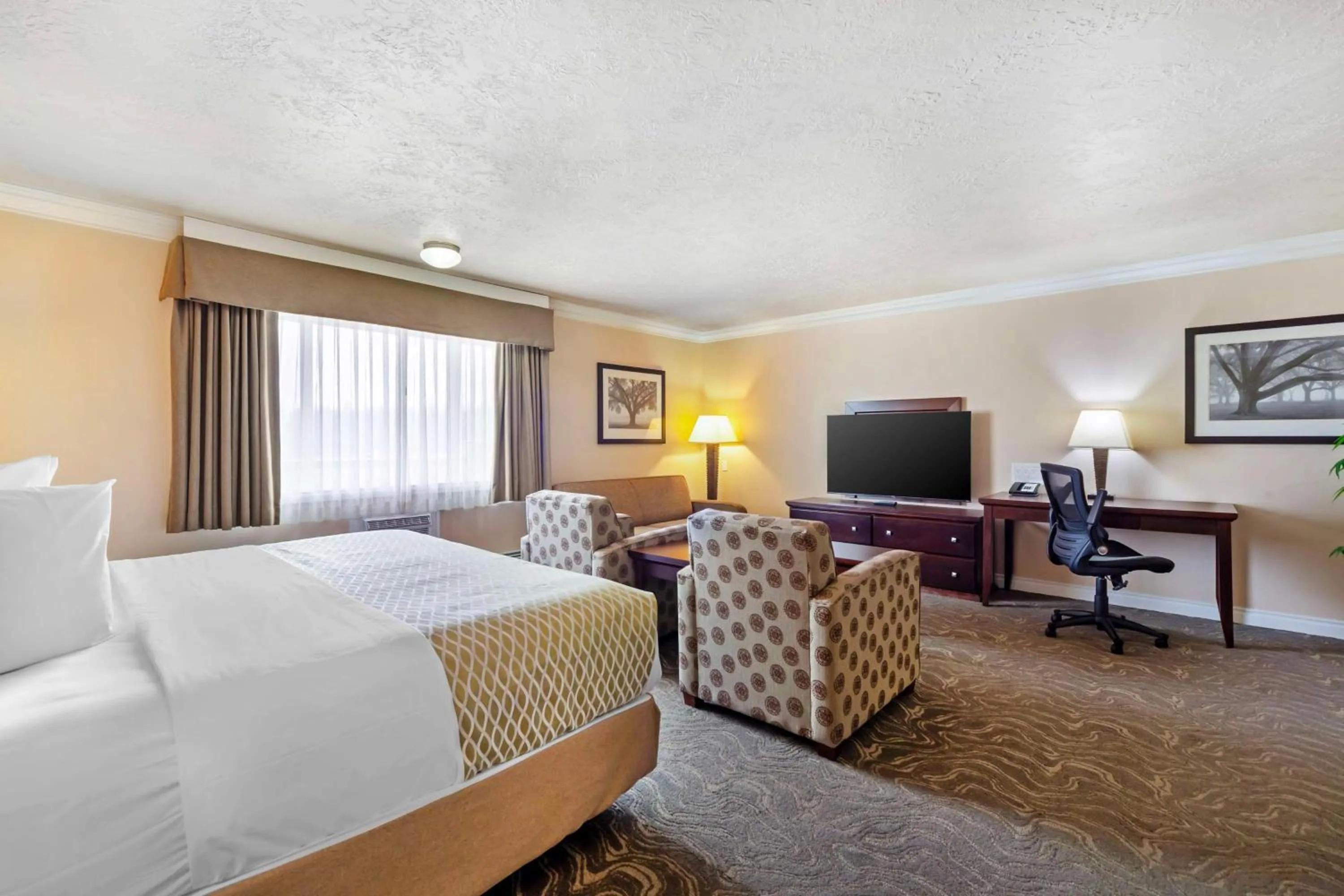 Bedroom, Bed in Best Western PLUS Mirage Hotel and Resort