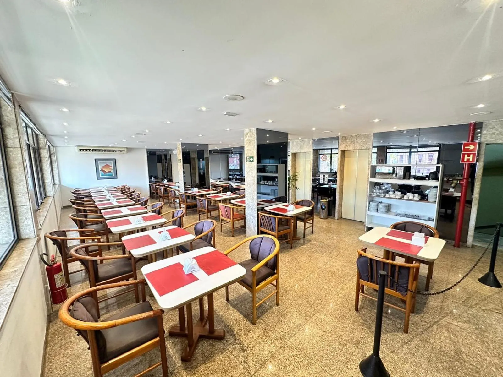 Restaurant/places to eat in César Park Hotel