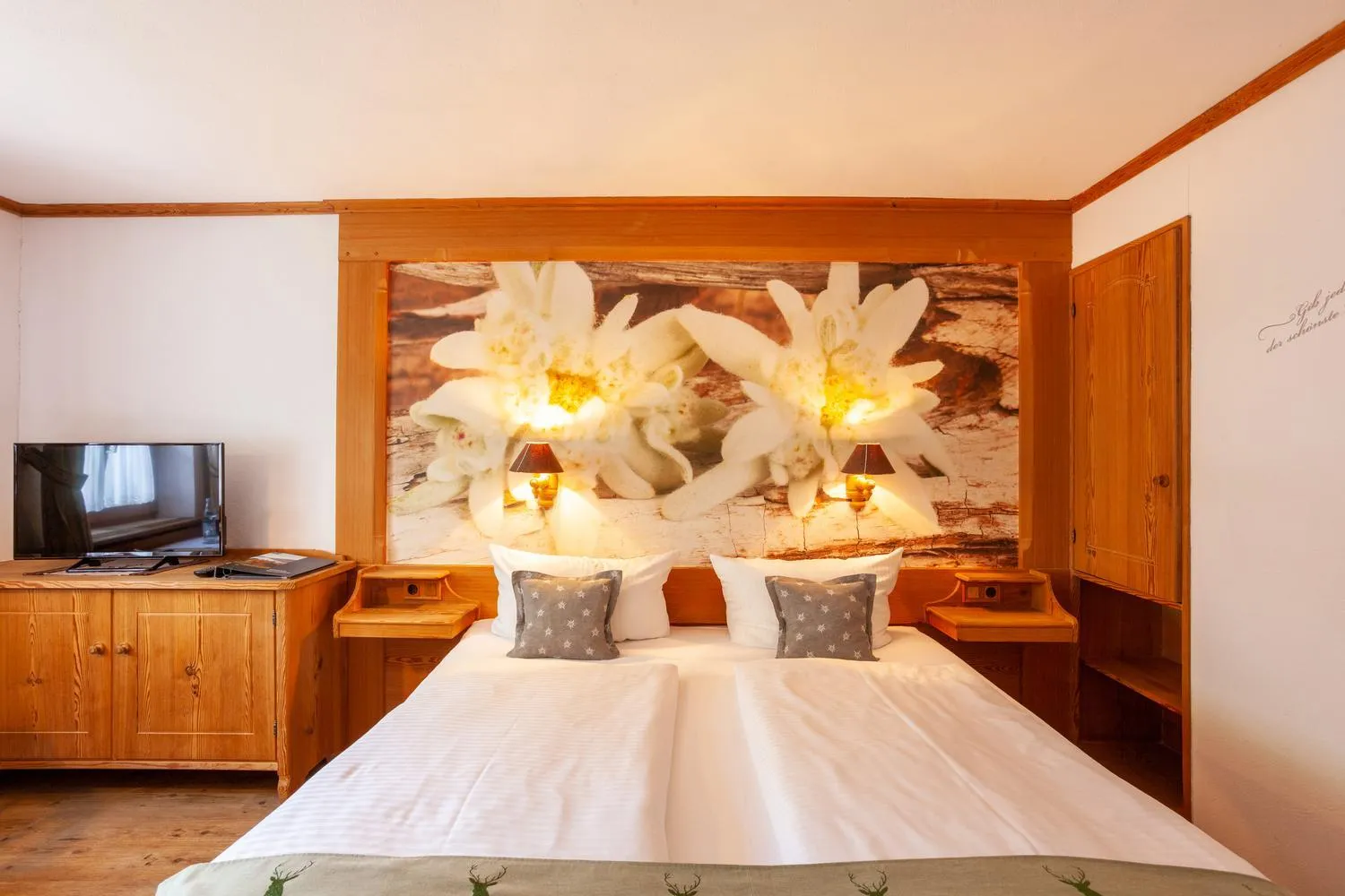 Bed in lustiger Hirsch